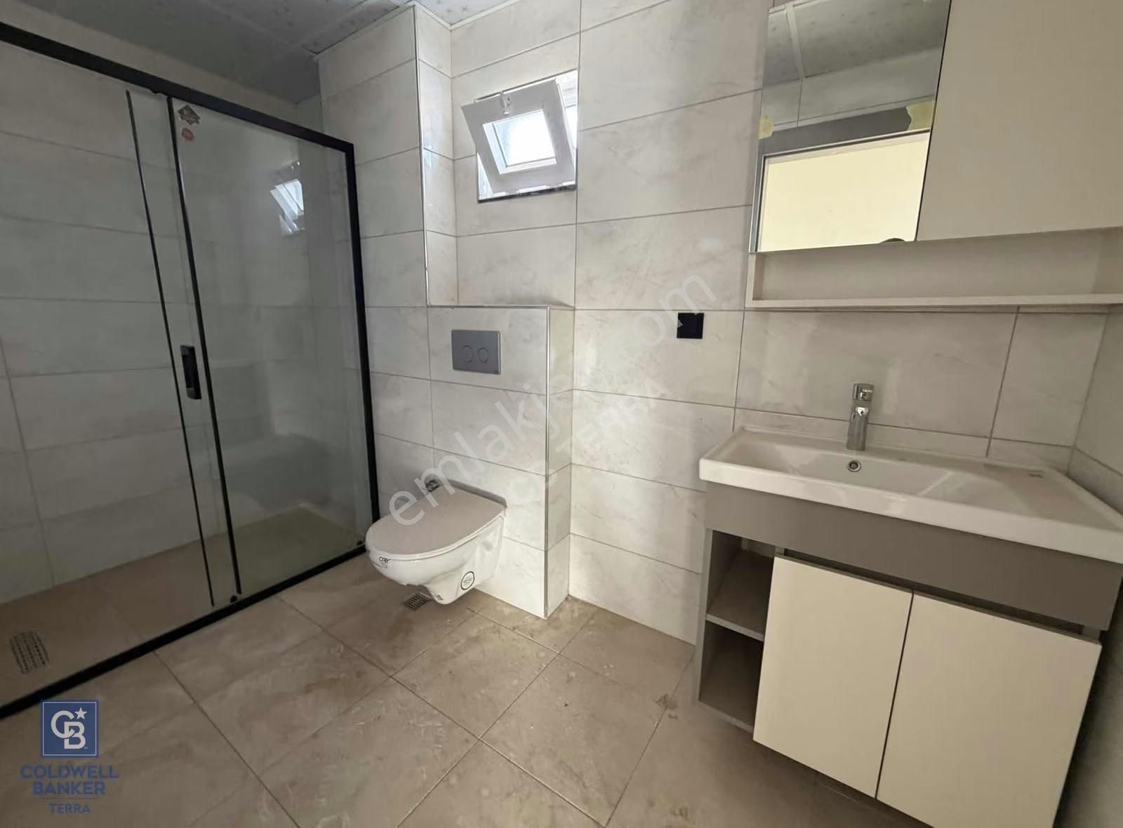 Altınova'da Havuzlu 2+1 Kiralık Daire Ayrı Mutfak - Görsel 27