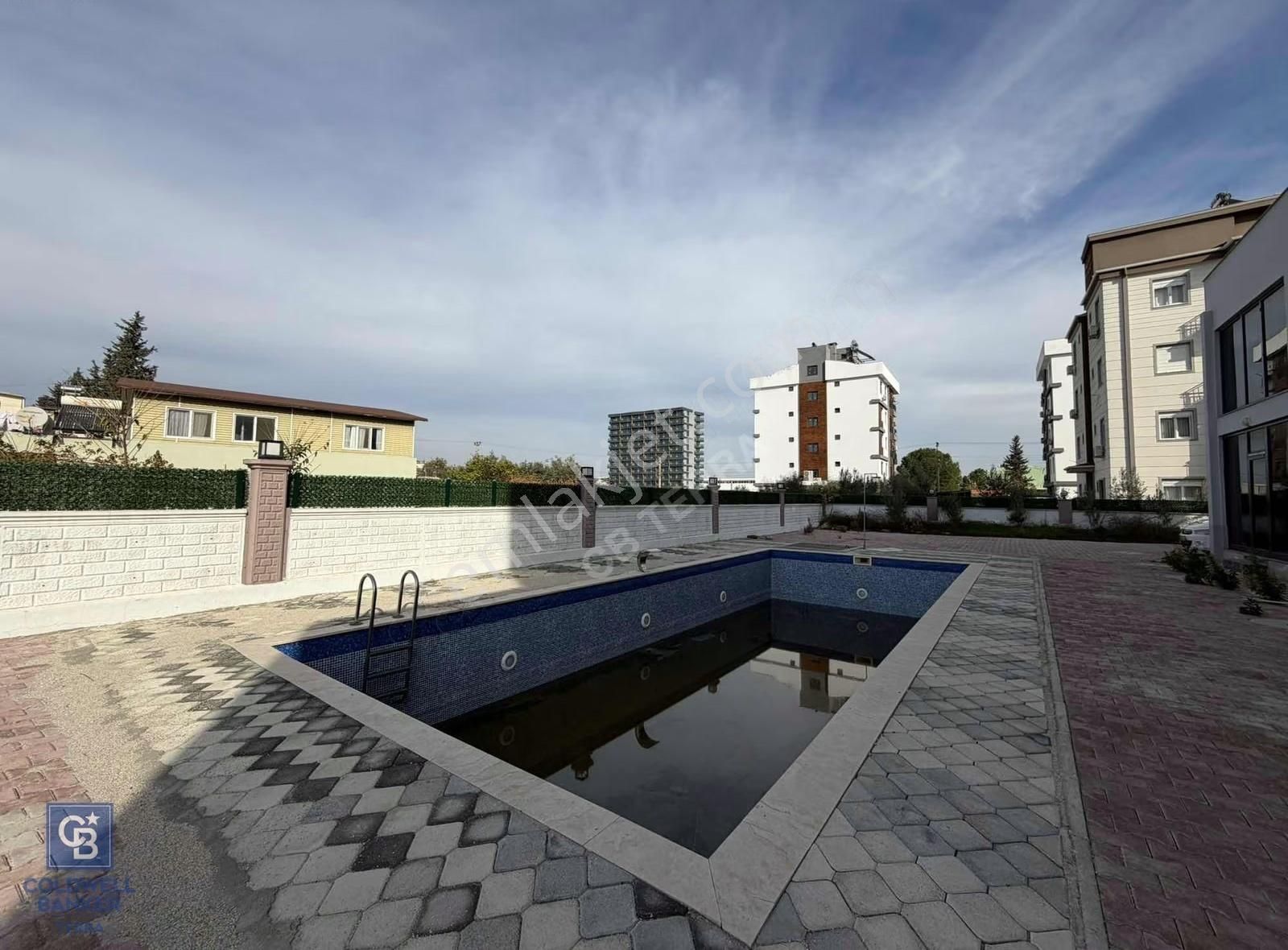 Altınova'da Havuzlu 2+1 Kiralık Daire Ayrı Mutfak - Görsel 32