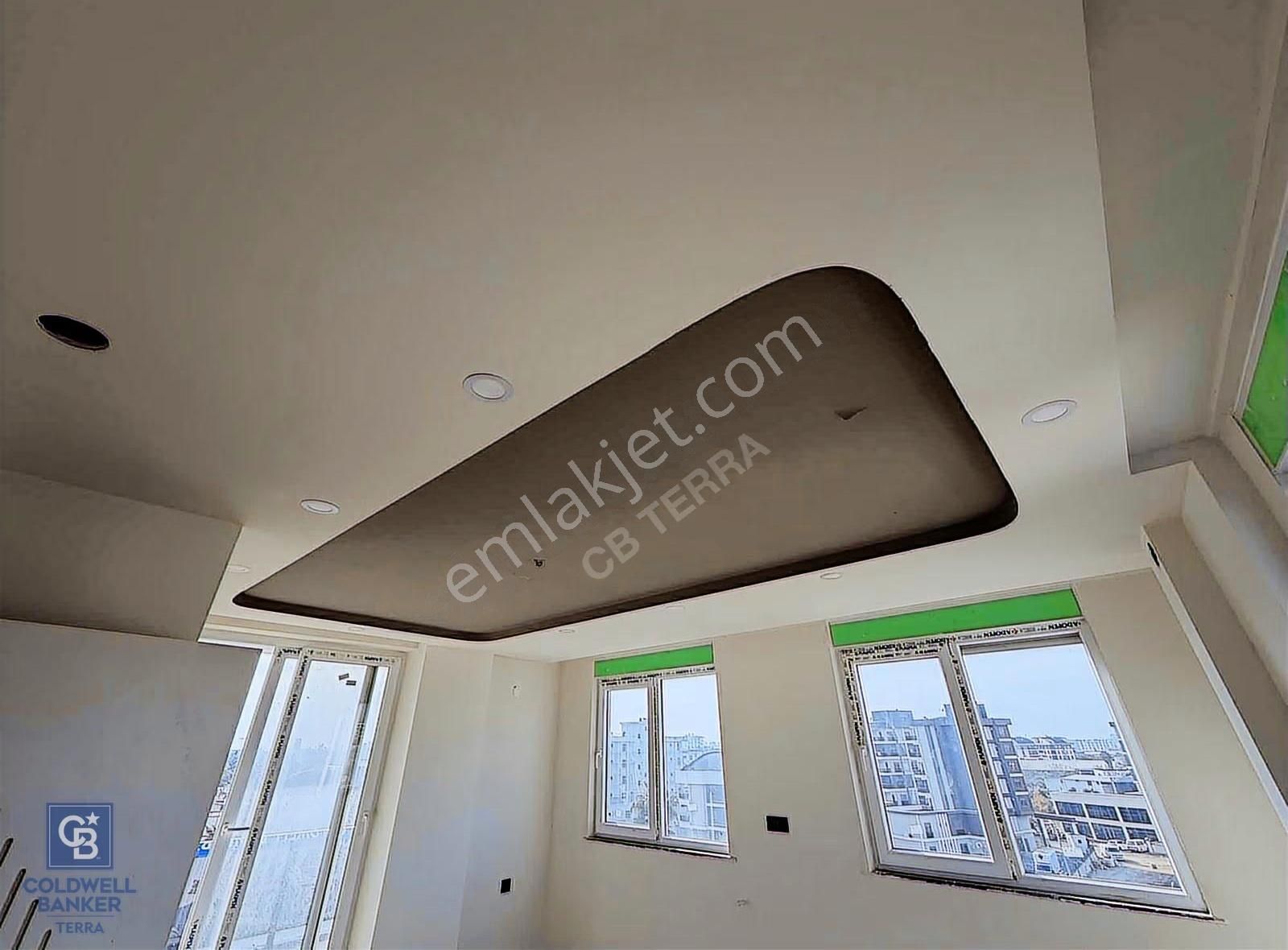 Altınova'da Havuzlu 2+1 Kiralık Daire Ayrı Mutfak - Görsel 31