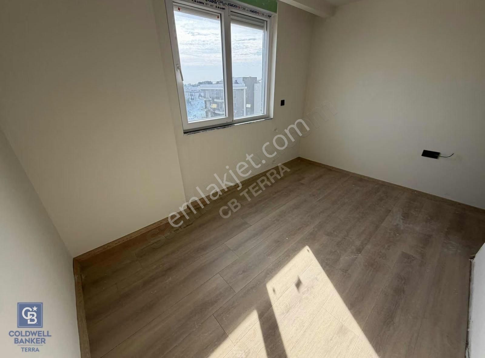 Altınova'da Havuzlu 2+1 Kiralık Daire Ayrı Mutfak - Görsel 30