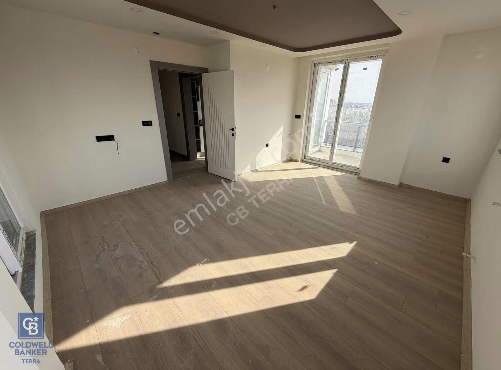 Altınova'da Havuzlu 2+1 Kiralık Daire Ayrı Mutfak - Görsel 19