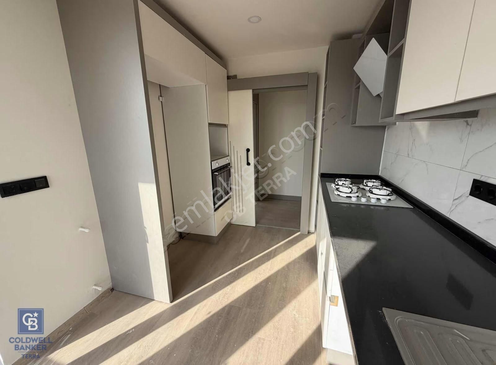 Altınova'da Havuzlu 2+1 Kiralık Daire Ayrı Mutfak - Görsel 24