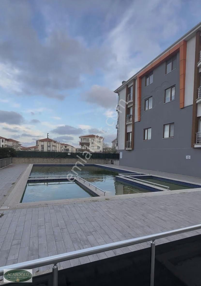 Karasu Yalı Mah. Sahile Yürüme Mesafede Havuzlu Sitede 2+1 - Görsel 4