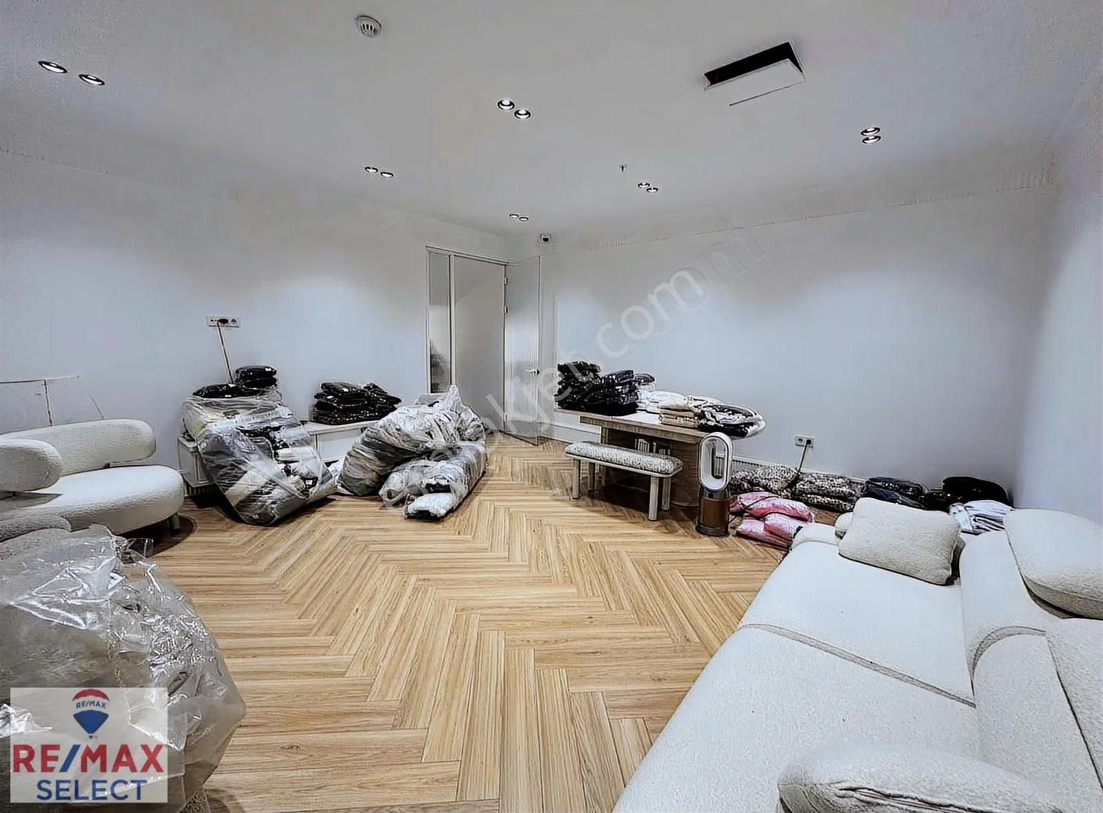 Sevcan Remax Nef Bahçelievler İskanlı Bacalı Dekorasyonlu Ticari - Görsel 20