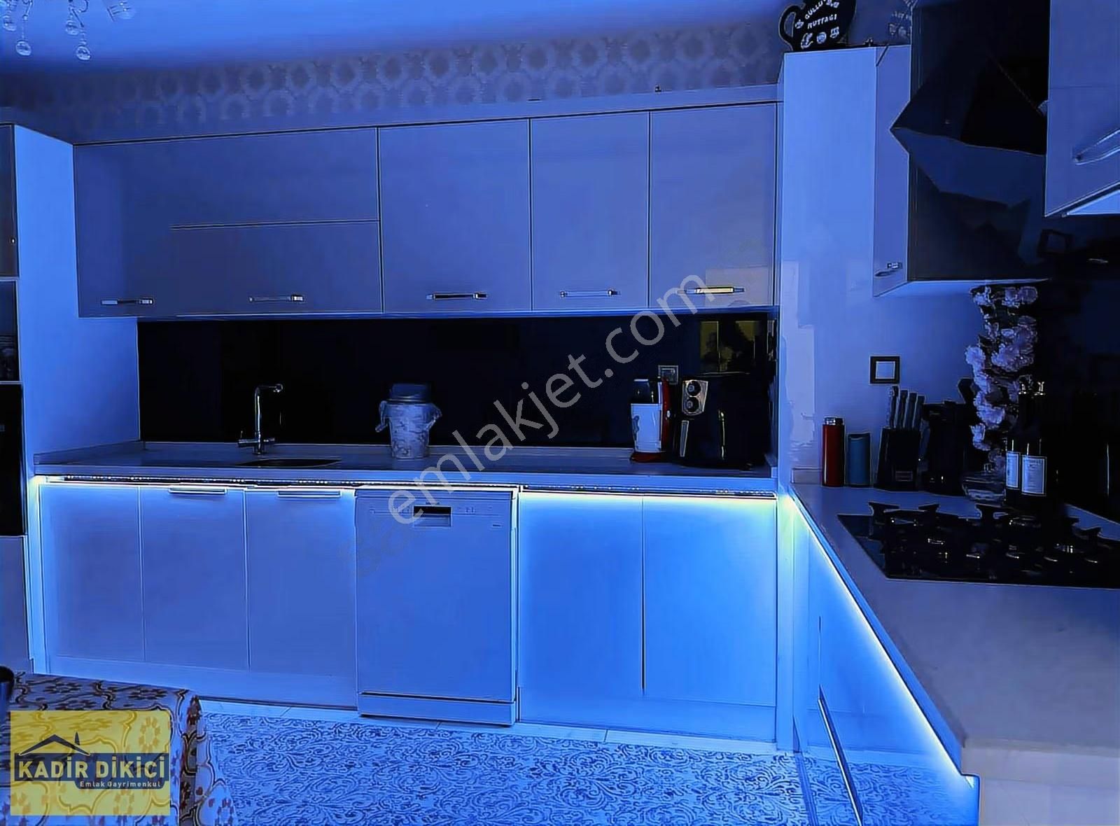 Kadir Dikici'den Saray Caddesinde Teraslı Satılık Lüks 4+1 Daire - Görsel 20