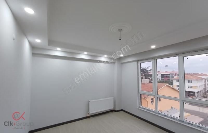 Clk' Dan Sütlüce Mah. Üniversite Yakını 2 Adet 2+0 Daire