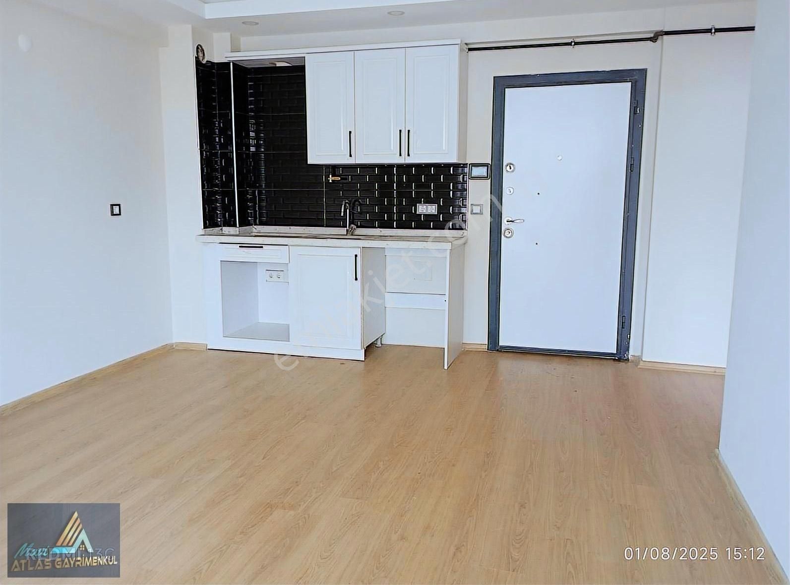 Mavi Atlas Tan Toplu Konut Bulvarı Üzerinde Satılık 1+1 Daire - Görsel 4