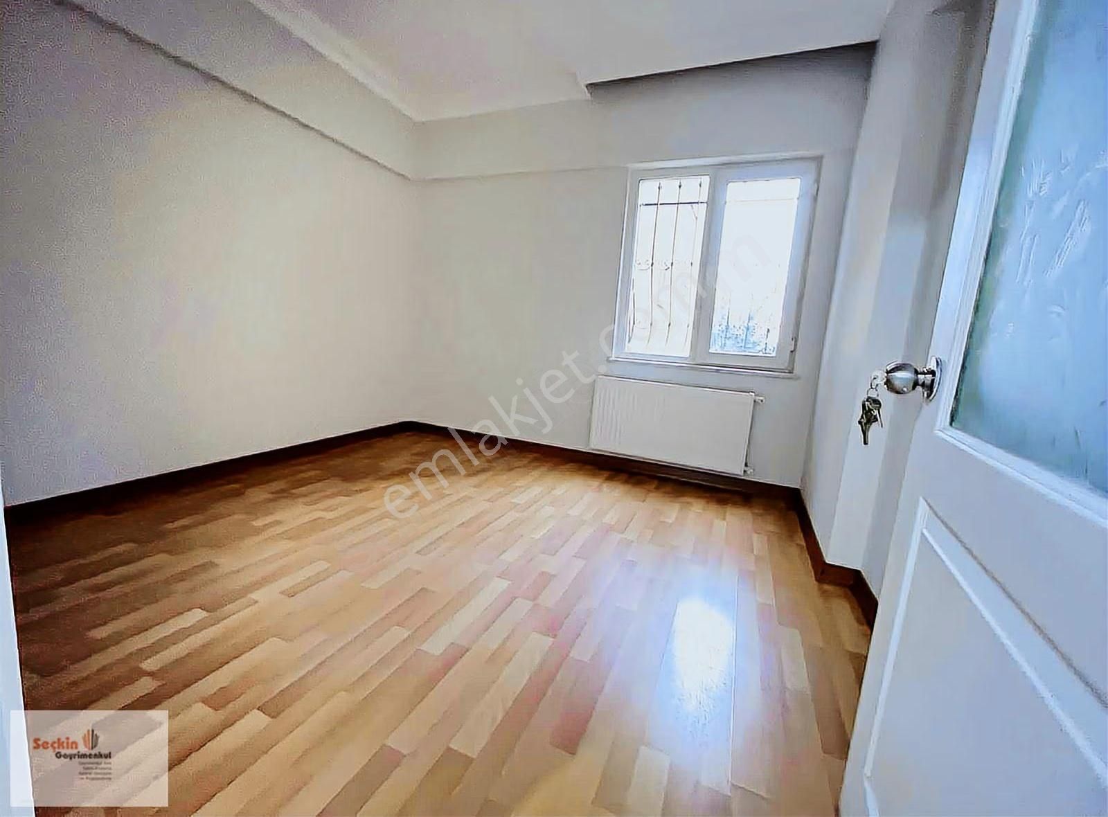 Maltepe Zümrütevlerde Site İçerisinde 3+1 120m2 1. Kat Güney - Görsel 2