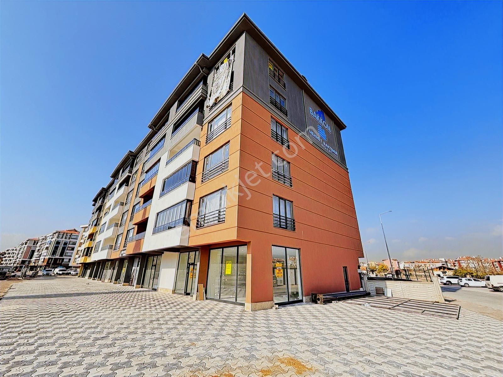 Araplar Kırbaşı Caddesi Köşe Cepheli Fırın Ruhsatlı Dükkan