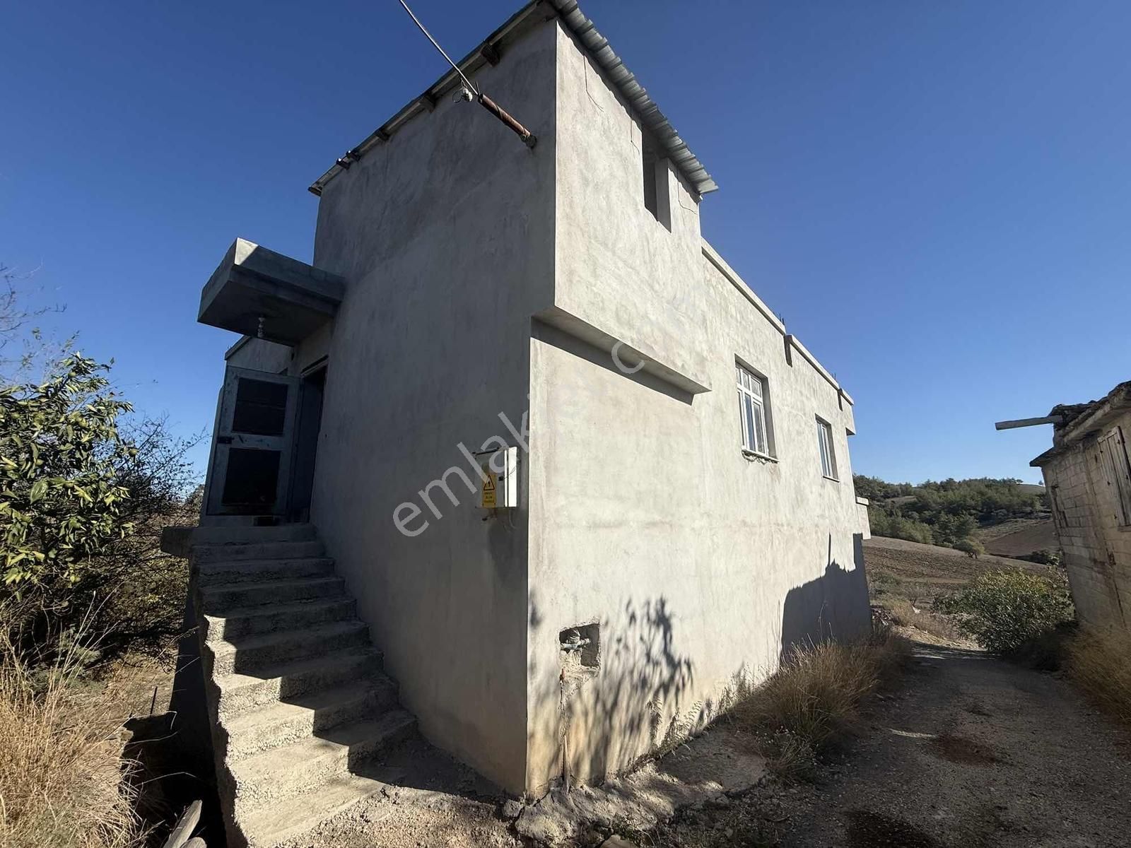 Lavinia Karaisalı Cakallı'da 2 Katlı Bahçelisatılık Müstakil - Görsel 2