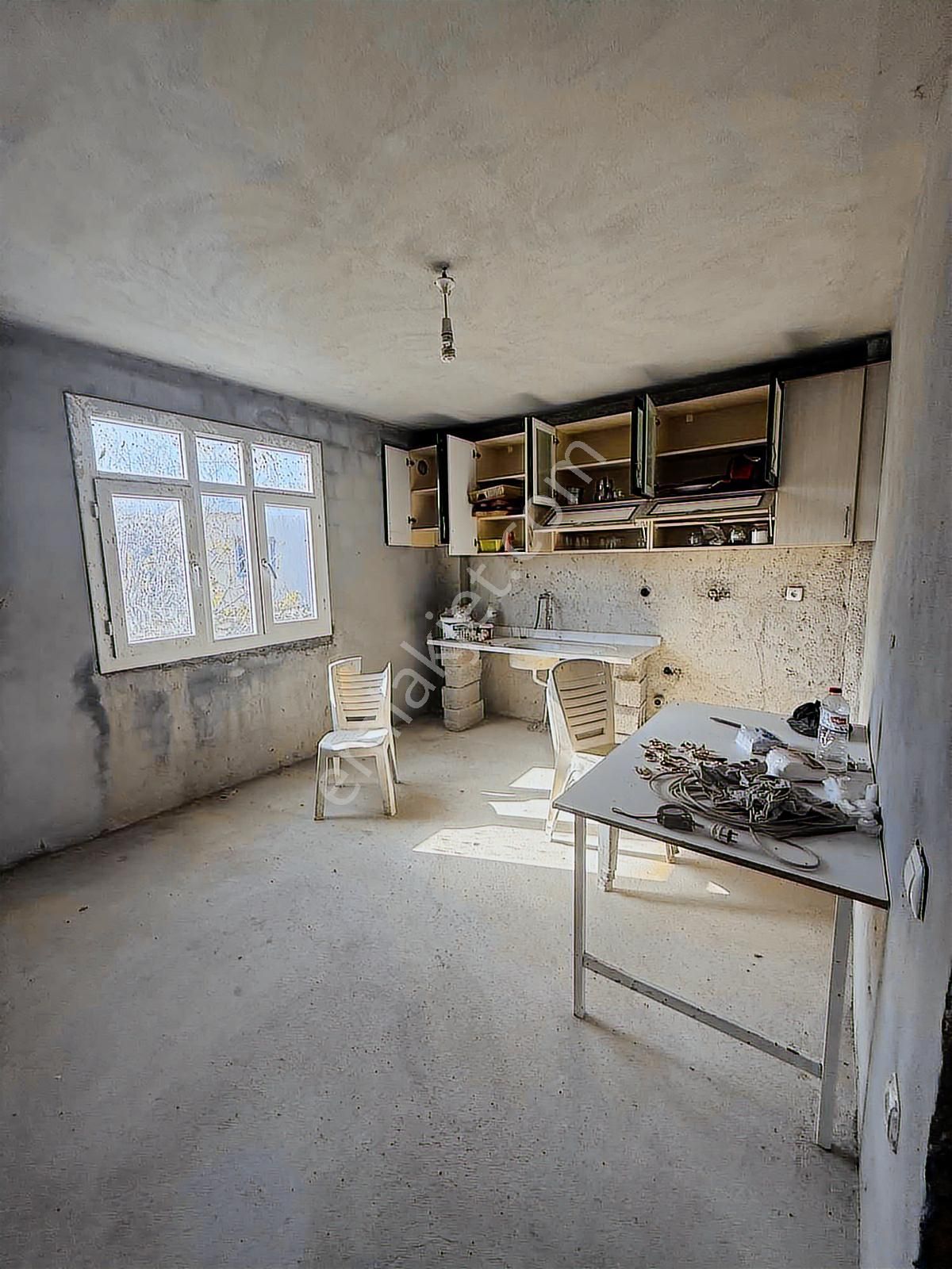 Lavinia Karaisalı Cakallı'da 2 Katlı Bahçelisatılık Müstakil - Görsel 20