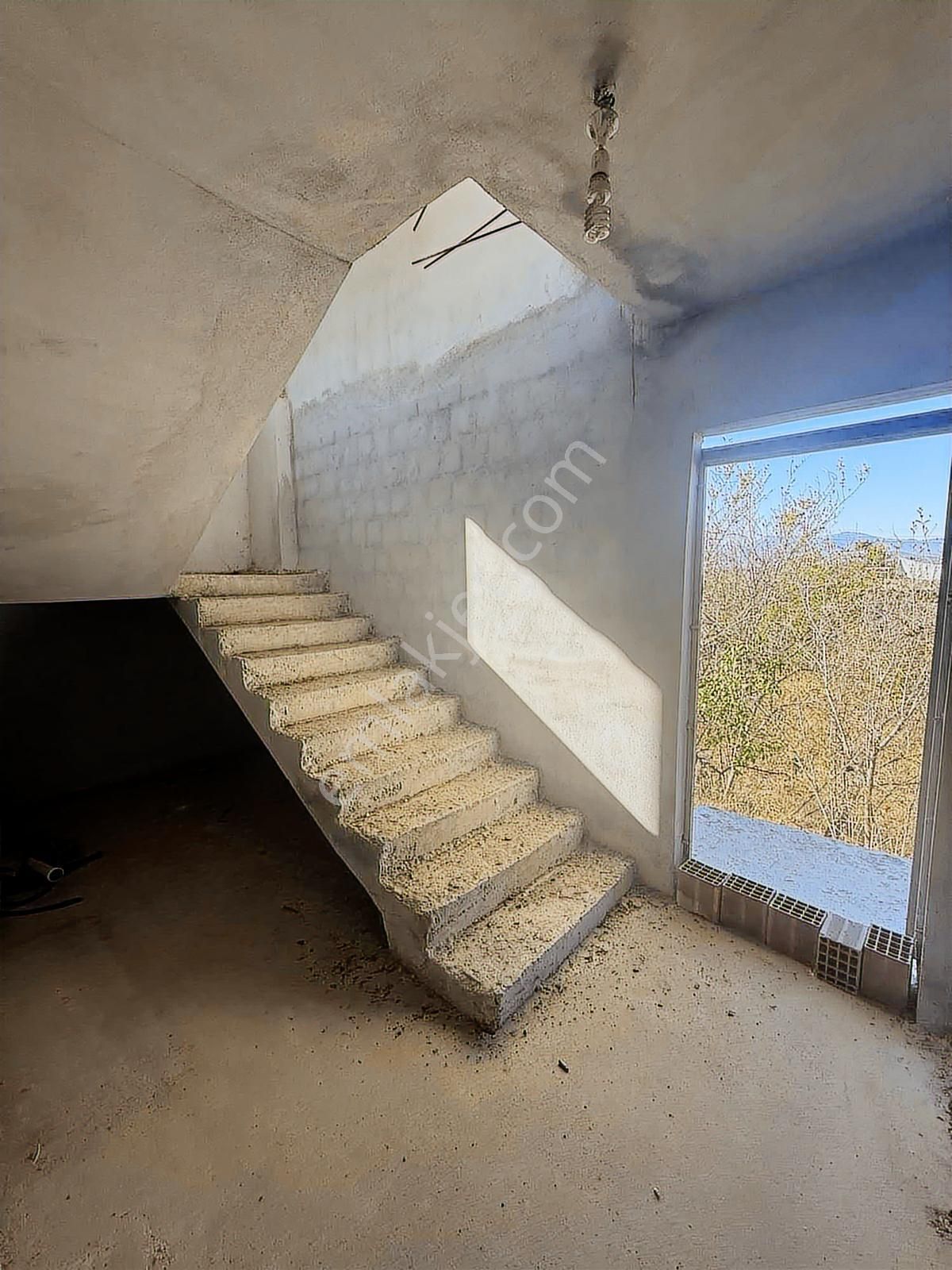 Lavinia Karaisalı Cakallı'da 2 Katlı Bahçelisatılık Müstakil - Görsel 7