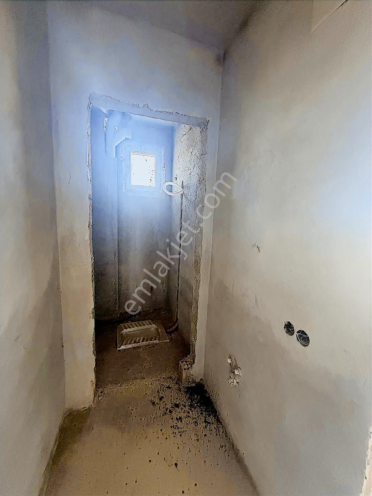 Lavinia Karaisalı Cakallı'da 2 Katlı Bahçelisatılık Müstakil - Görsel 6