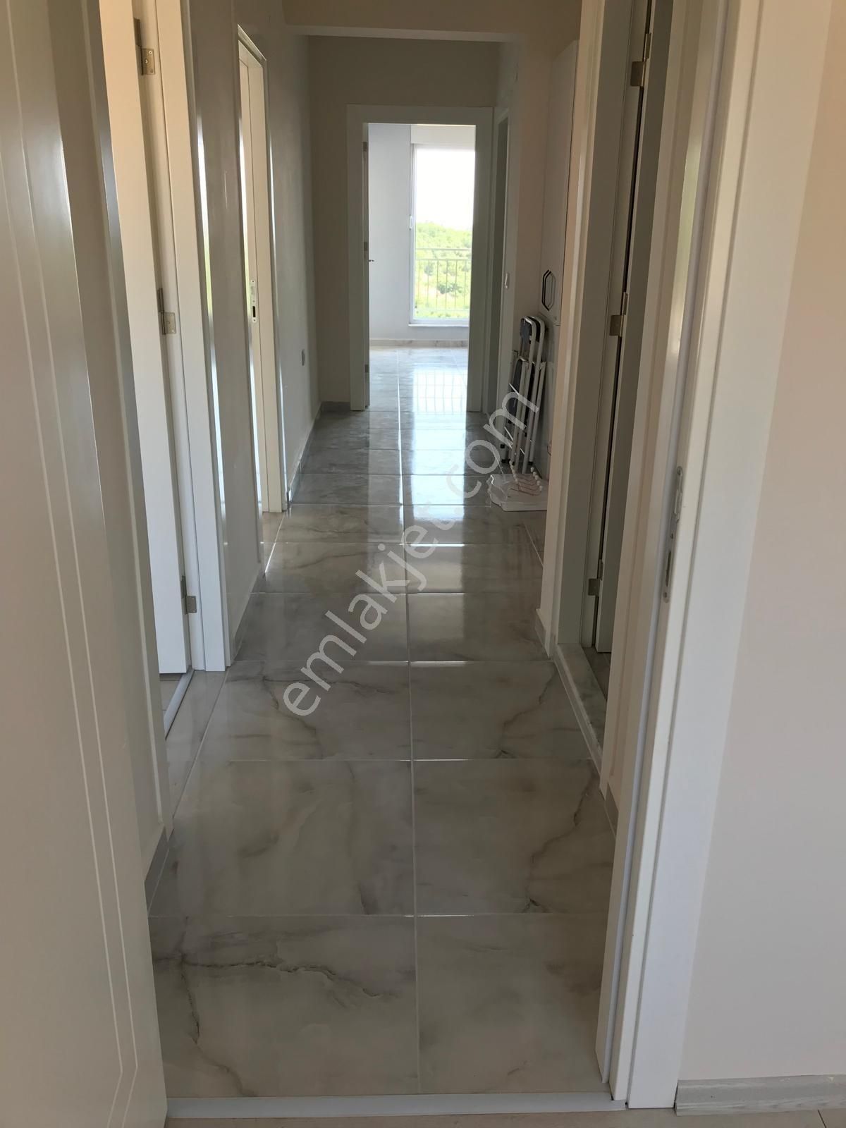 Şehir Hst. Karşısı Göçerlerde Satılık 2+1 1.kat Geniş Daire - Görsel 2