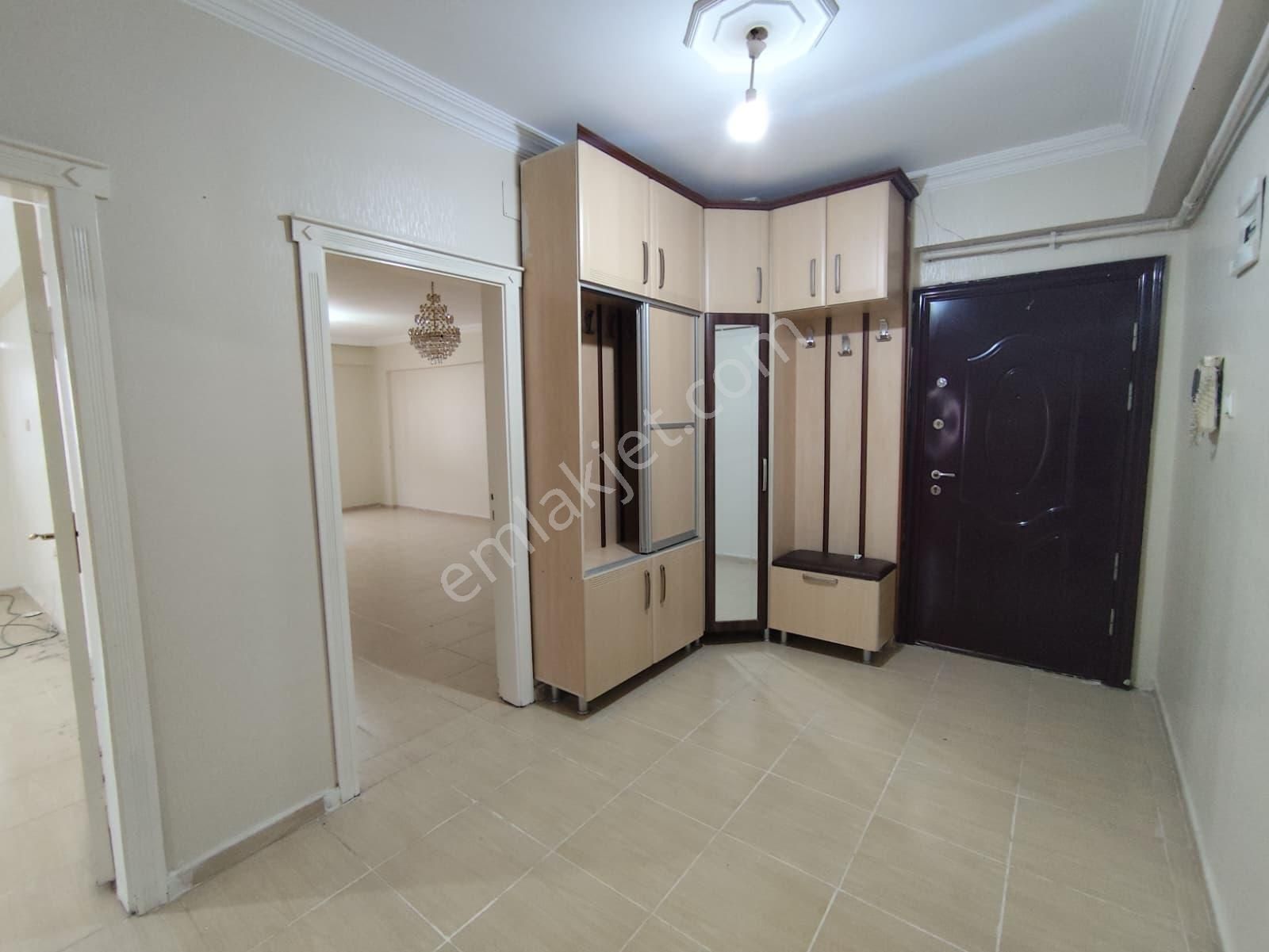 Karaköprüde Kiralık 3+1 Ara Kat Ve Cadde Yakını - Görsel 21