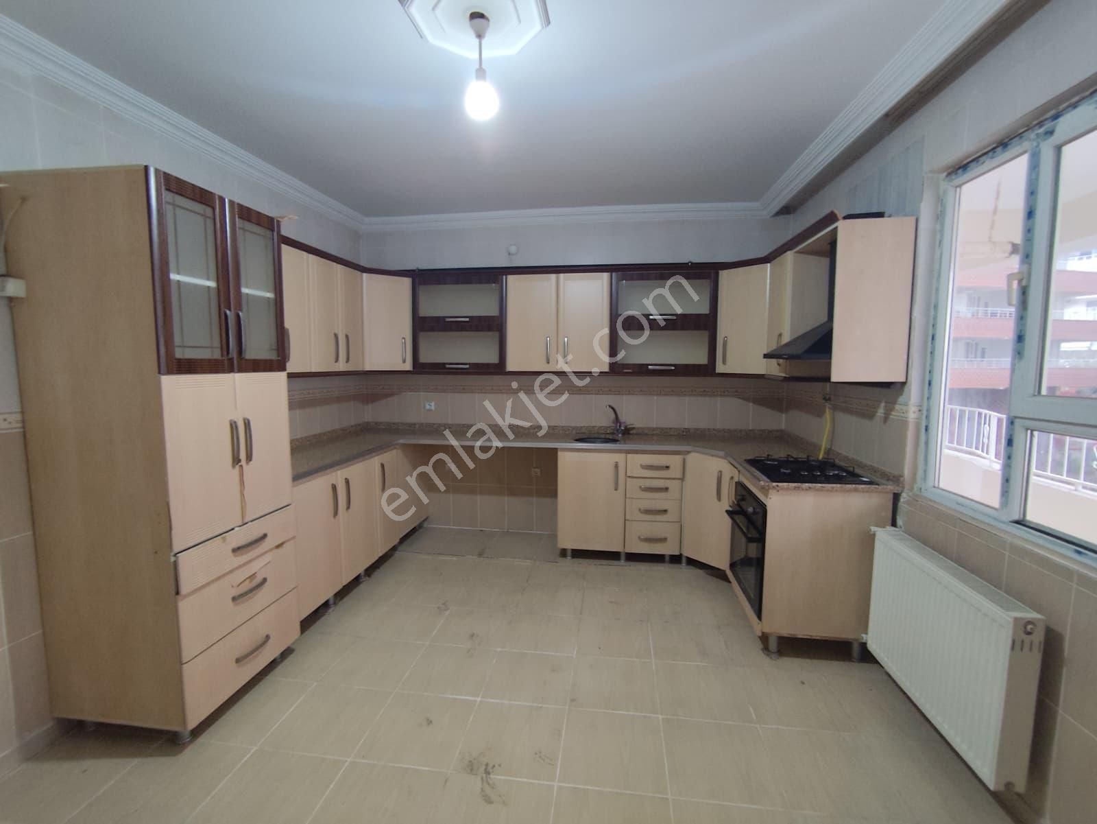 Karaköprüde Kiralık 3+1 Ara Kat Ve Cadde Yakını - Görsel 2