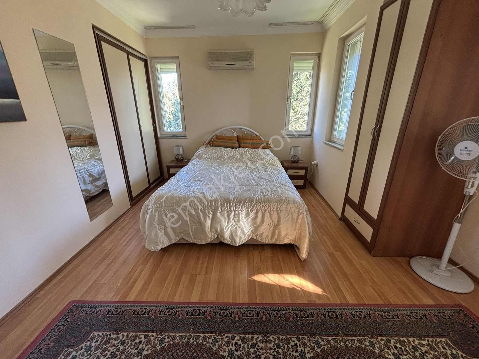 Kadriye'de Havuz Yapımına Uygun Satılık Villa - Görsel 16