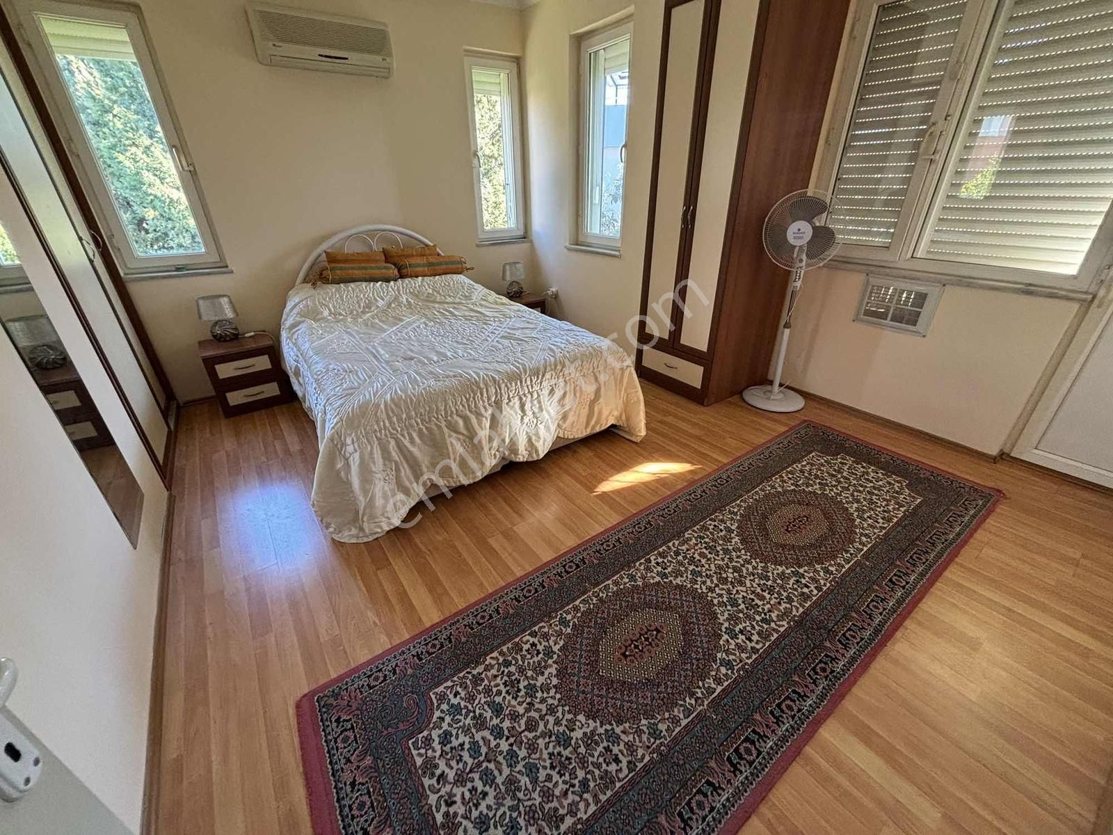 Kadriye'de Havuz Yapımına Uygun Satılık Villa - Görsel 6