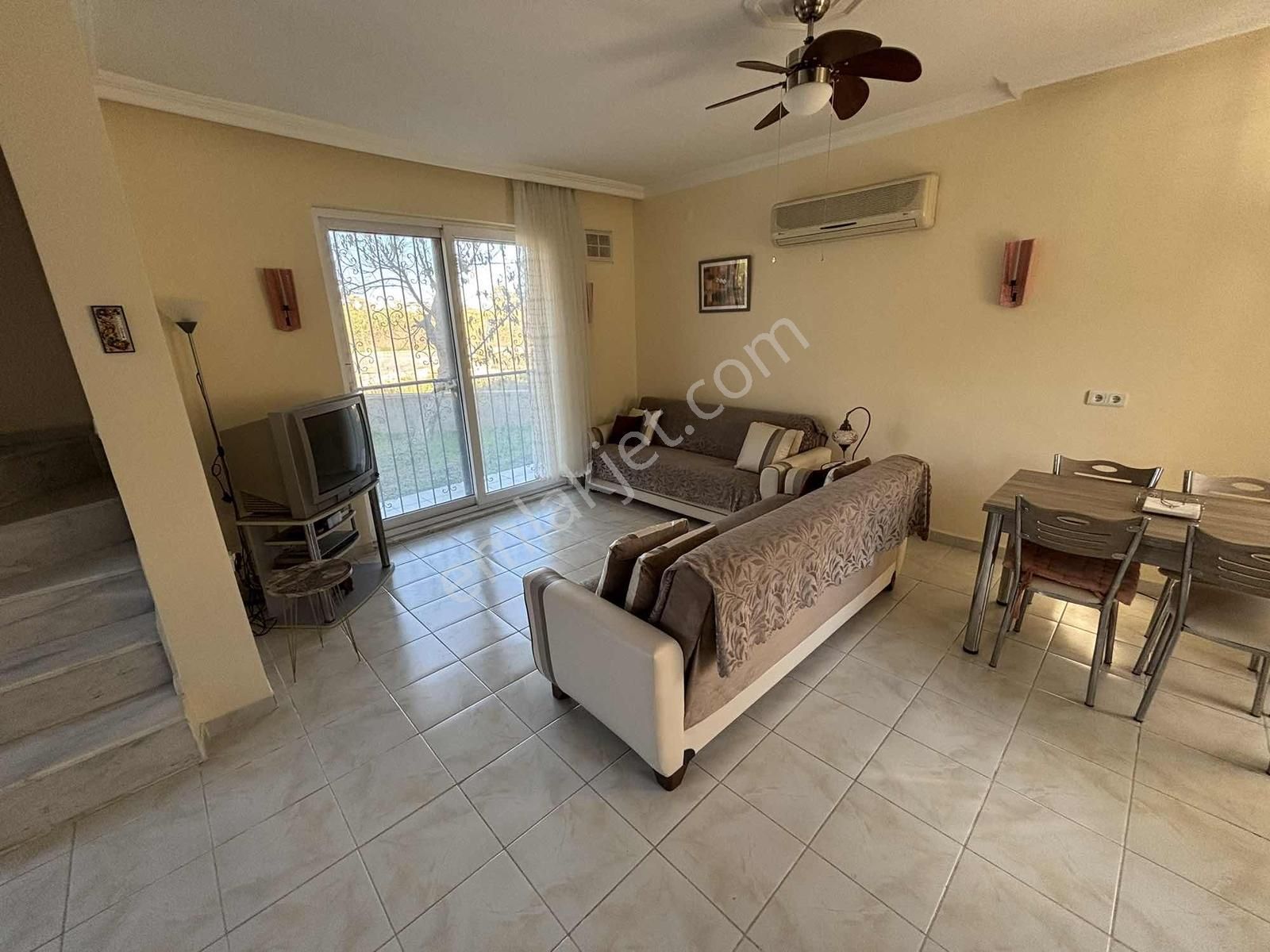 Kadriye'de Havuz Yapımına Uygun Satılık Villa - Görsel 12