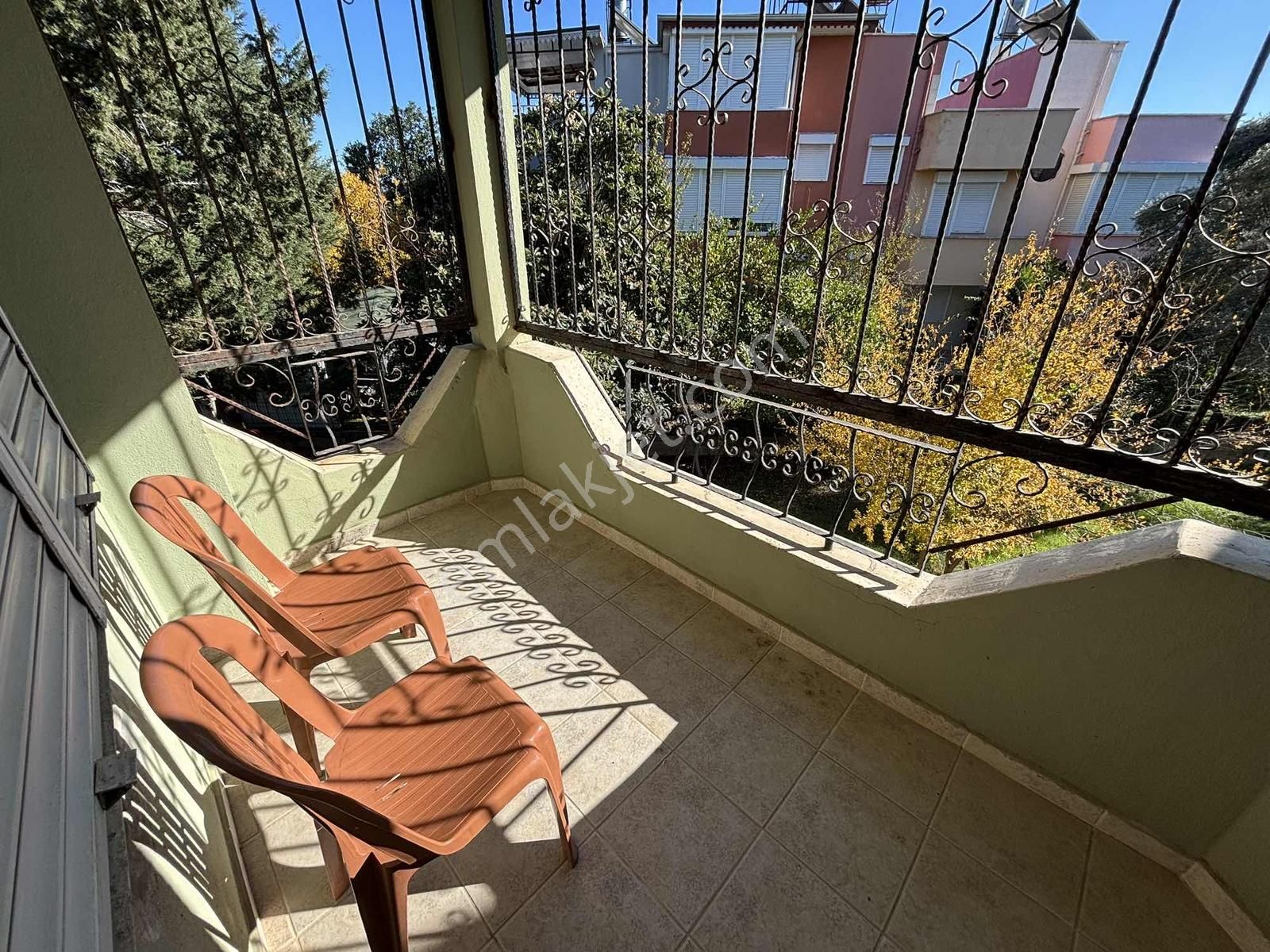 Kadriye'de Havuz Yapımına Uygun Satılık Villa - Görsel 17