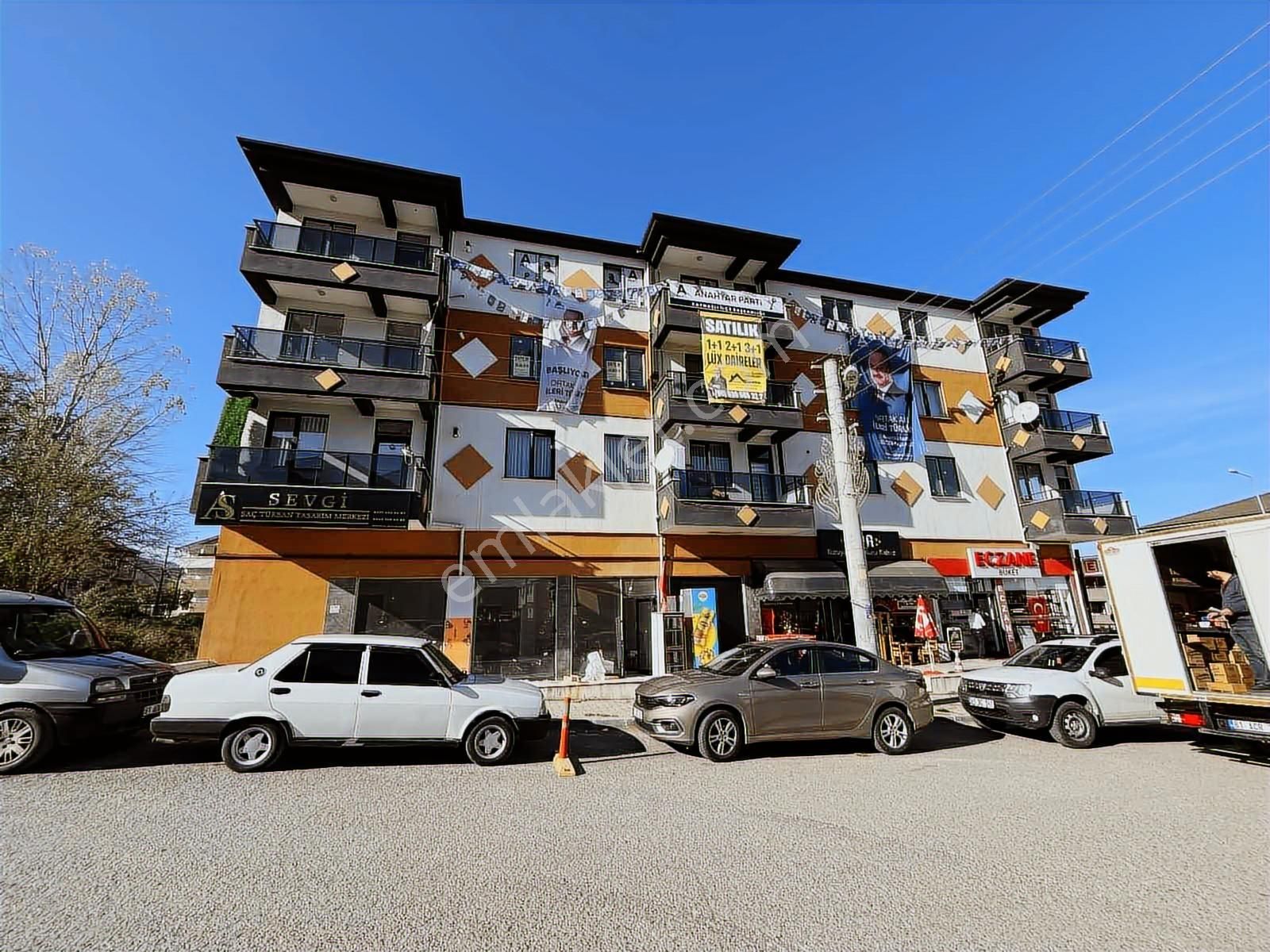 Ruşen Aydın Gayrimenkul'den Kaynaşlı Merkezde Satılık Daireler - Görsel 21