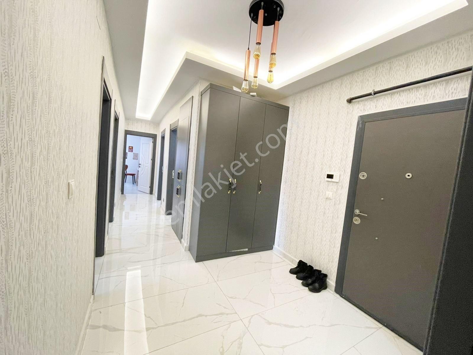 Hayalinizdeki Yaşam Yeni Sahibini Bekleyen Şık 3+1 - Görsel 12