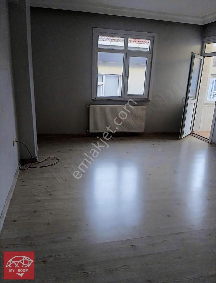 Ümraniye Çakmak Mahallesinde 2+1 Kiralık Daire - Görsel 6