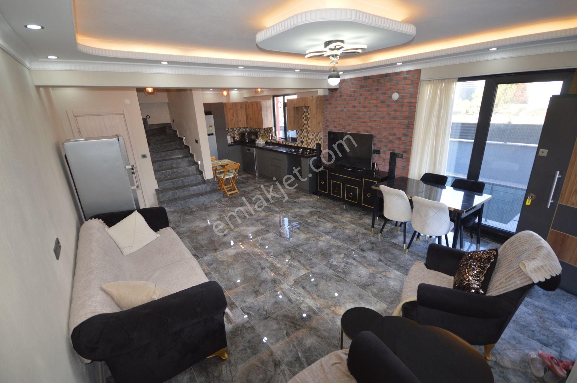 Kocaali De Köşe Parselde, Geniş Havuzlu Şık Müstakil Ev - Görsel 32