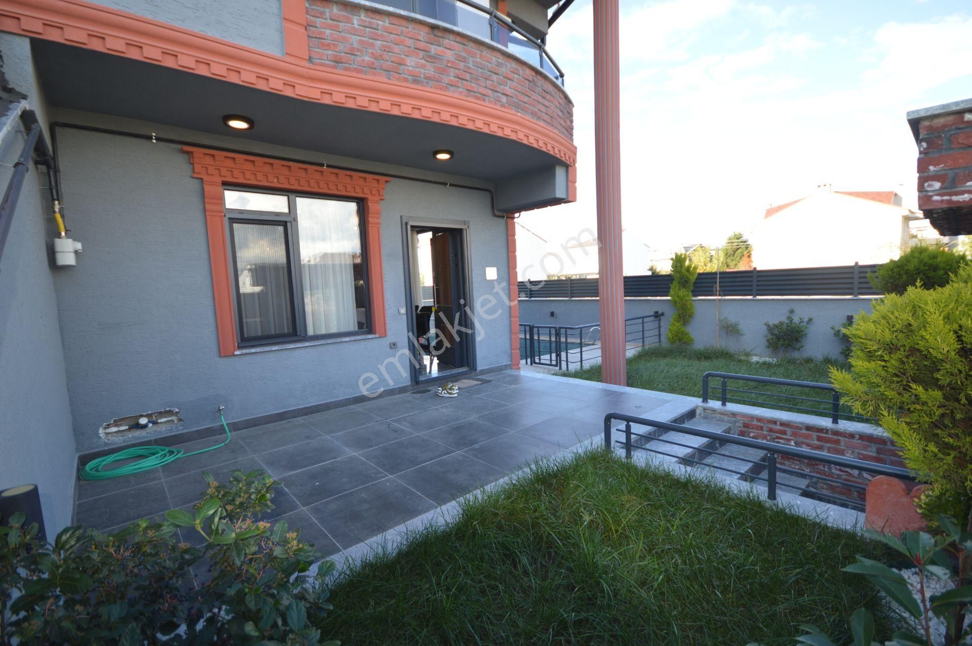 Kocaali De Köşe Parselde, Geniş Havuzlu Şık Müstakil Ev - Görsel 27