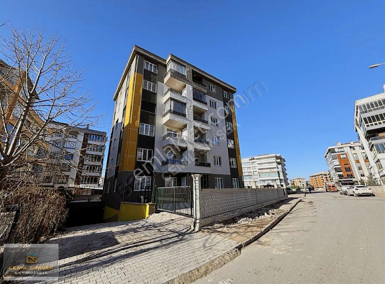 Cemil Şimşek'ten Küçük Kumköprü Cad Fırsat Hesaplı 3+1 Satılık - Görsel 8