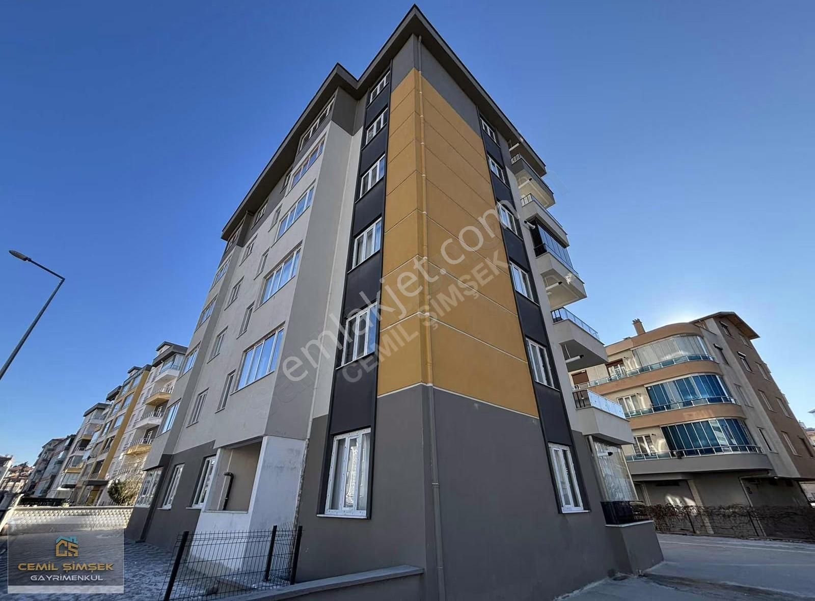 Cemil Şimşek'ten Küçük Kumköprü Cad Fırsat Hesaplı 3+1 Satılık - Görsel 16