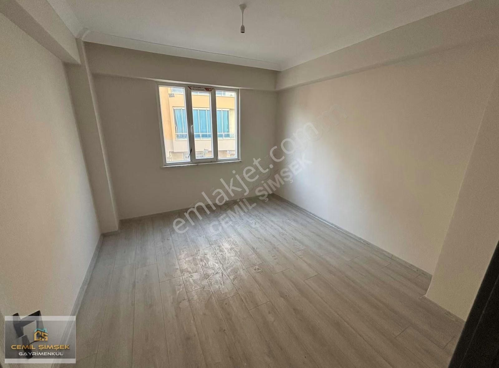 Cemil Şimşek'ten Küçük Kumköprü Cad Fırsat Hesaplı 3+1 Satılık - Görsel 9