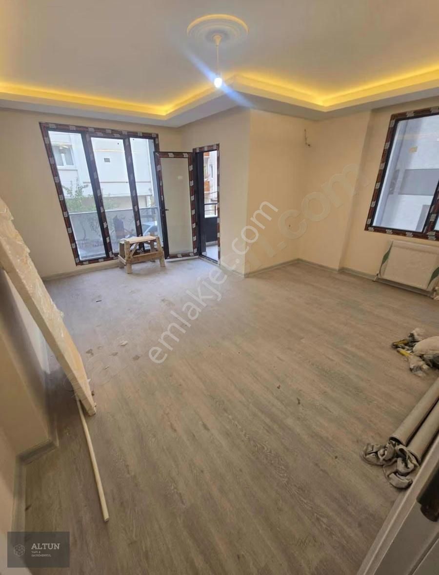 Mükemmel Lokasyon 2+1 Otoparklı Metrobüse 7 Dk Satılık Daire - Görsel 4