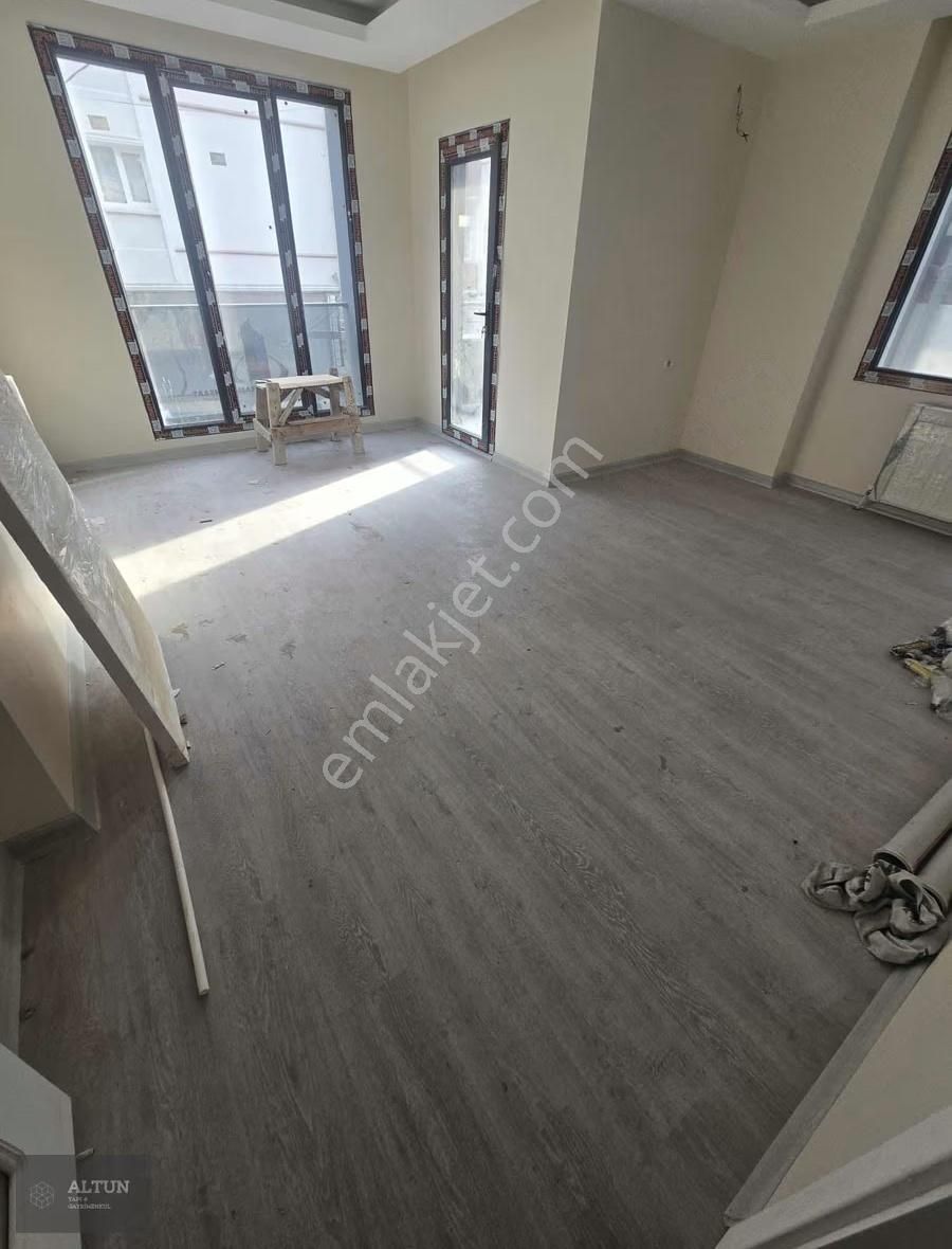 Mükemmel Lokasyon 2+1 Otoparklı Metrobüse 7 Dk Satılık Daire - Görsel 8