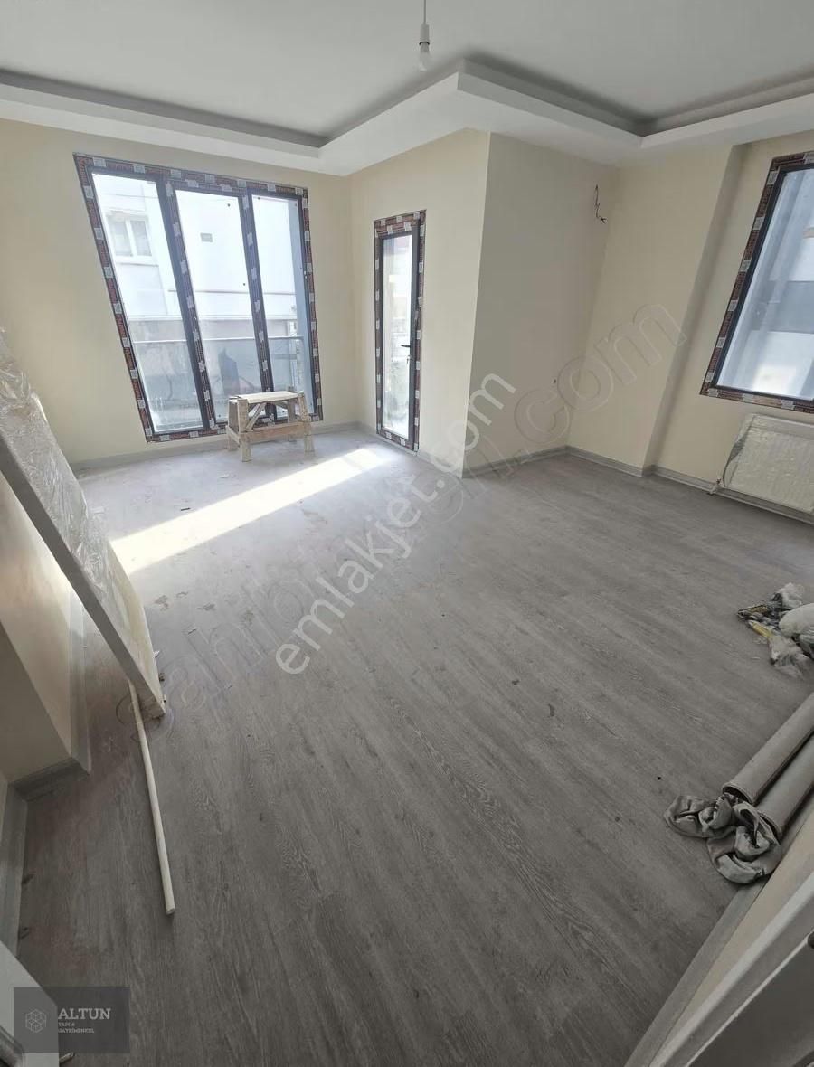 Mükemmel Lokasyon 2+1 Otoparklı Metrobüse 7 Dk Satılık Daire