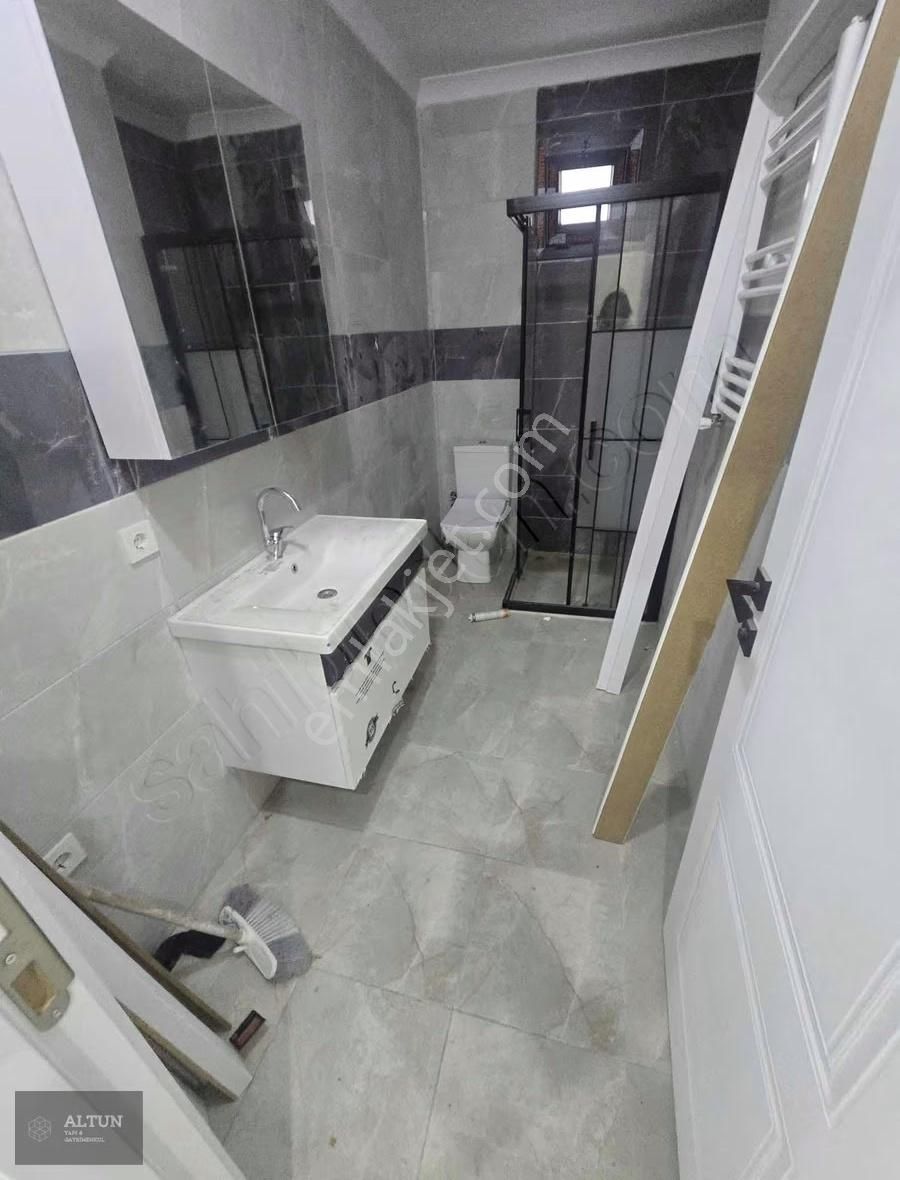 Mükemmel Lokasyon 2+1 Otoparklı Metrobüse 7 Dk Satılık Daire - Görsel 13