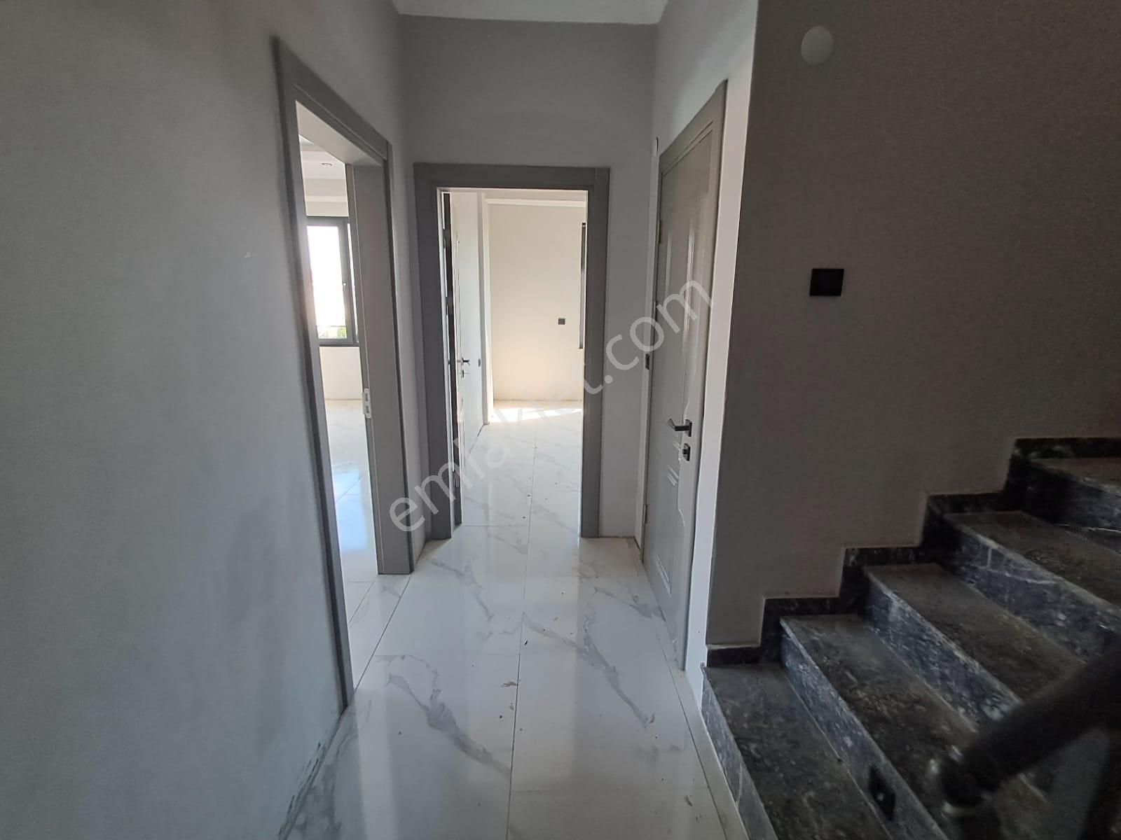 Kocaali De Özel Tasarım! Köşe Parselde Taş Detaylı Havuzlu Şık Villa - Görsel 14