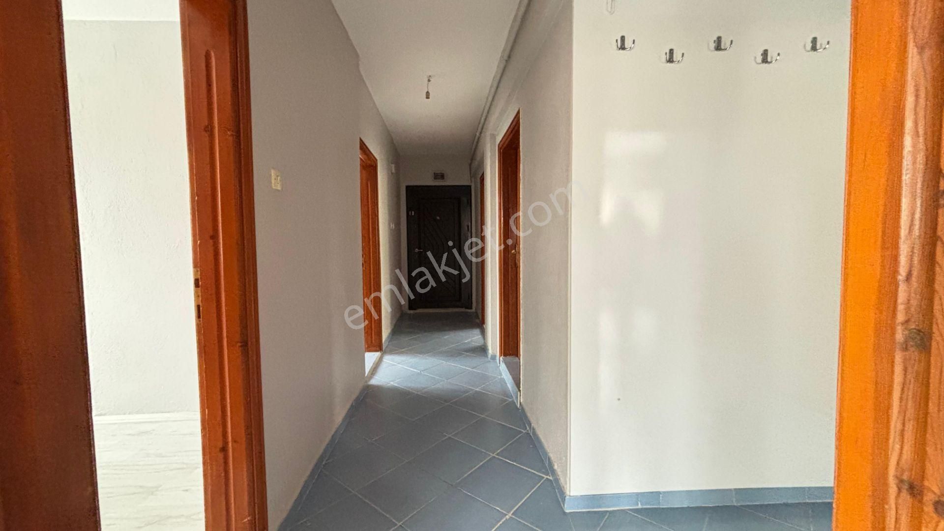 !!recep Ümit Emlak'tan Emek Mahallesi Ertaş Bulvarı Yakınında Ara Katta Kiralık 3+1 Daire Fç30 !! - Görsel 23