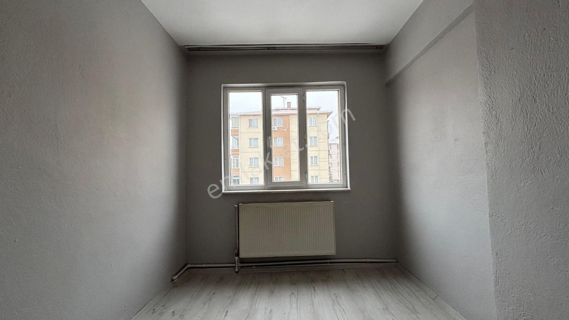 !!recep Ümit Emlak'tan Emek Mahallesi Ertaş Bulvarı Yakınında Ara Katta Kiralık 3+1 Daire Fç30 !! - Görsel 19