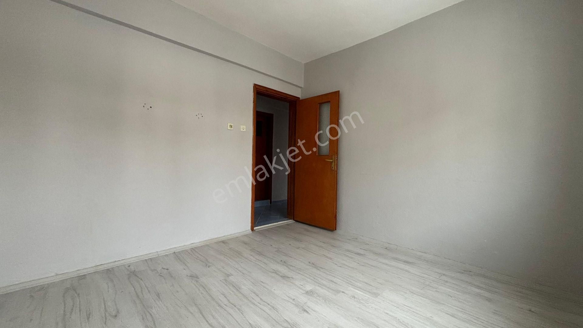 !!recep Ümit Emlak'tan Emek Mahallesi Ertaş Bulvarı Yakınında Ara Katta Kiralık 3+1 Daire Fç30 !! - Görsel 15