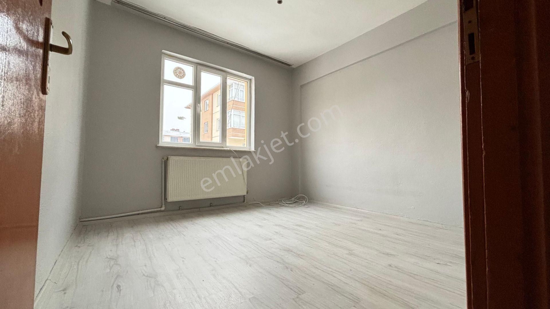 !!recep Ümit Emlak'tan Emek Mahallesi Ertaş Bulvarı Yakınında Ara Katta Kiralık 3+1 Daire Fç30 !! - Görsel 21