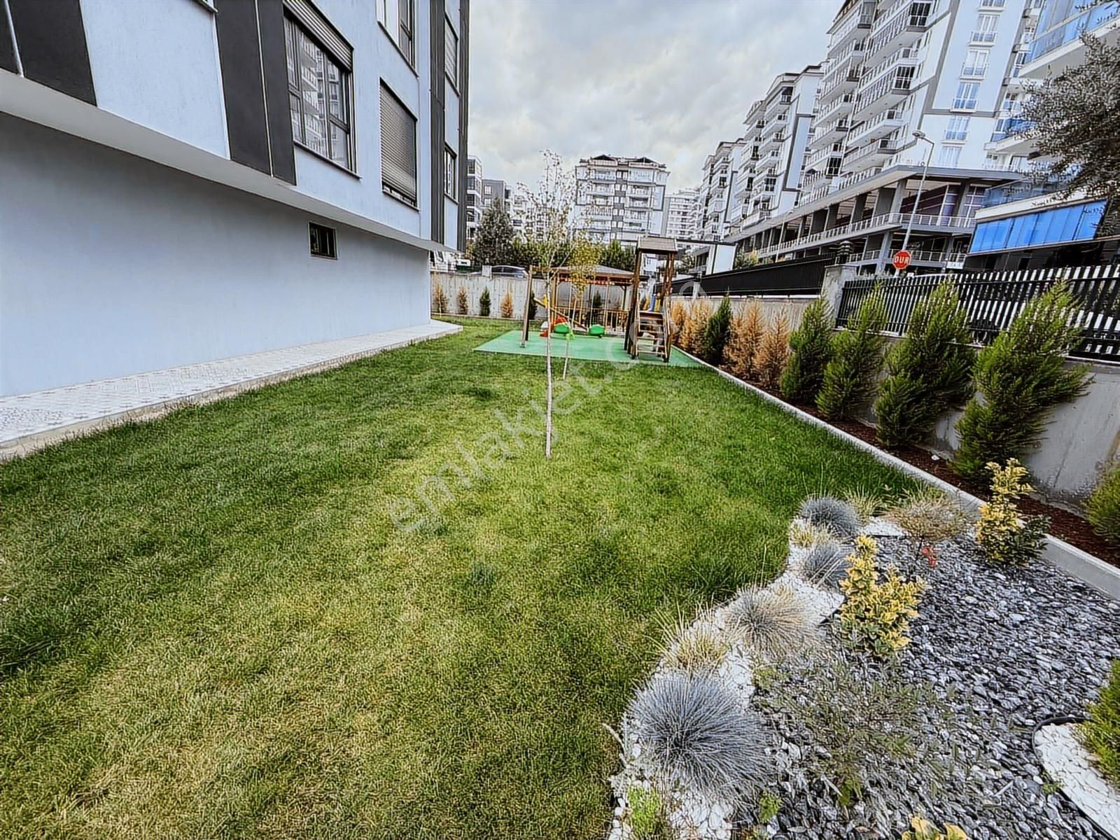 Şemikler'de Havuzlu Site İçi 2+1 Arakat Daire - Görsel 3