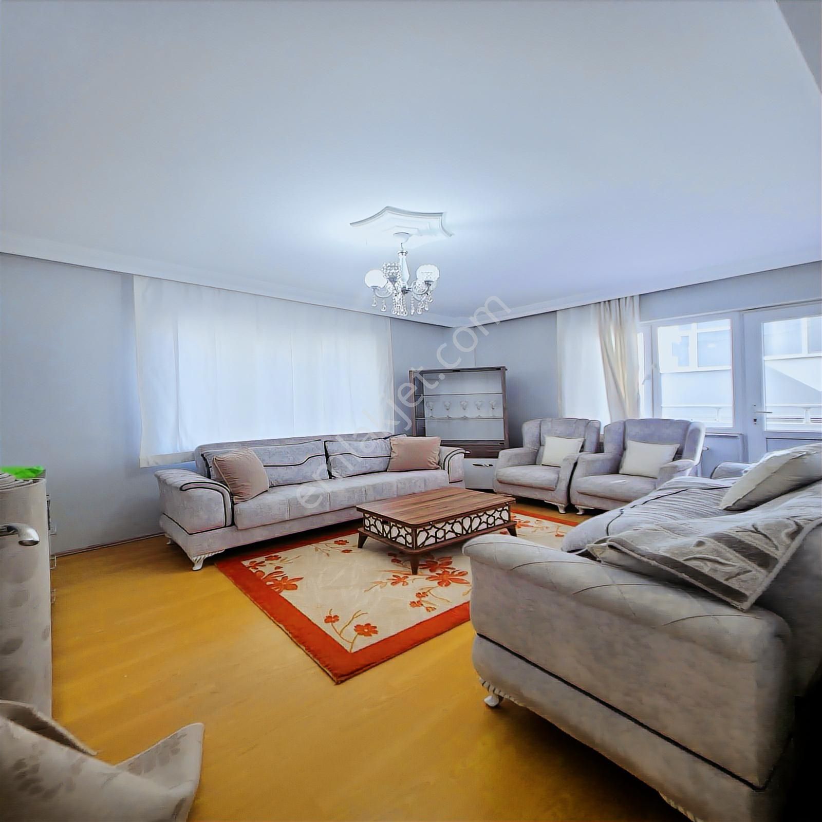 Yuvakurdan 2+1 Gop Mh Merkezi Yerde 2+1 Uyguna Ara Kat Daire