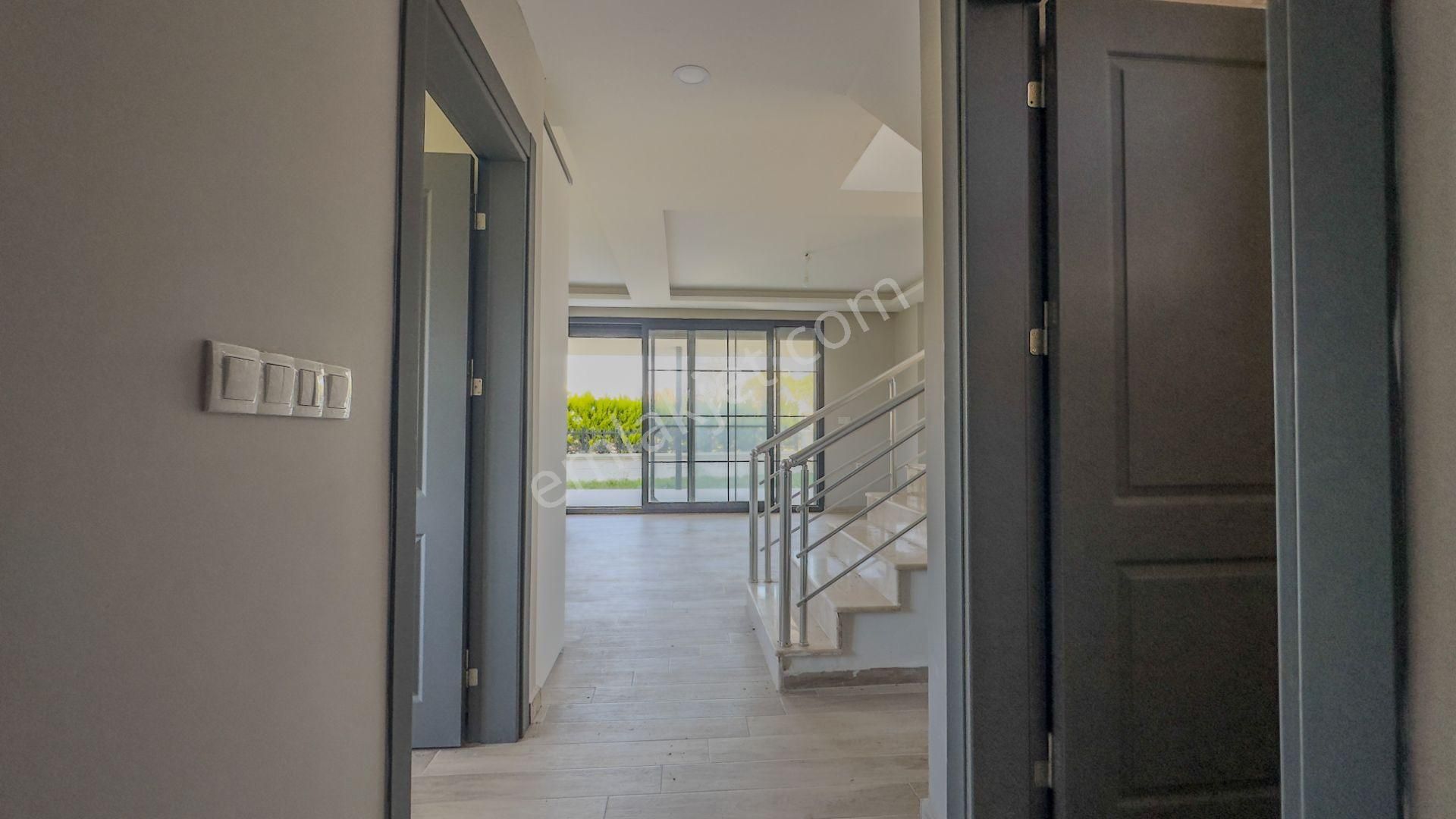 No:10 Gayrimenkul’den – Denize 100 M, Köşe Konum, Sıfır 4+1 Dubleks Villa • Elit Site İçinde - Görsel 18