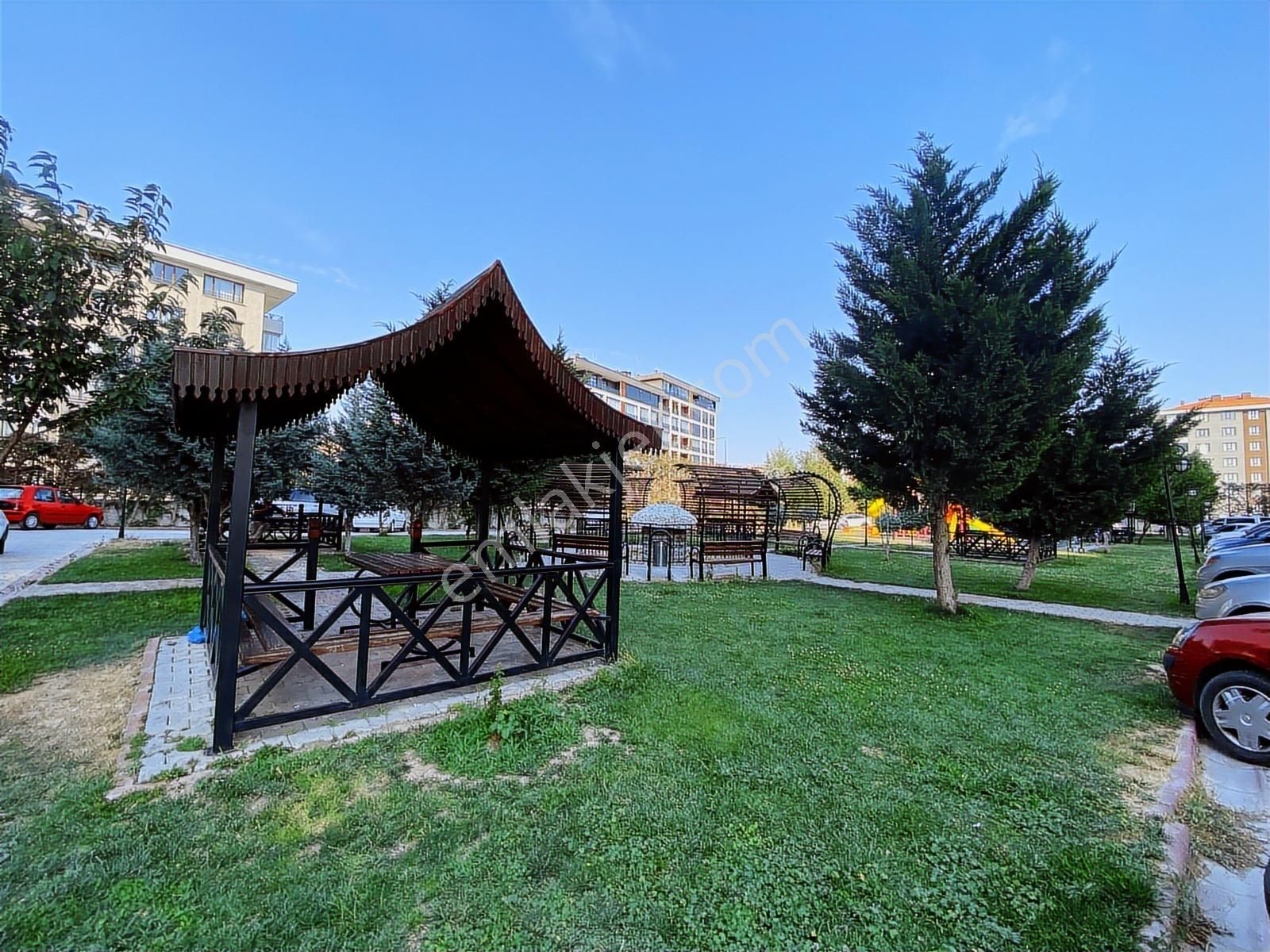 Akşemsettinde Saraykent Sitesi 3+1 Arakat - Geniş Metraj/bakımlı - Görsel 17