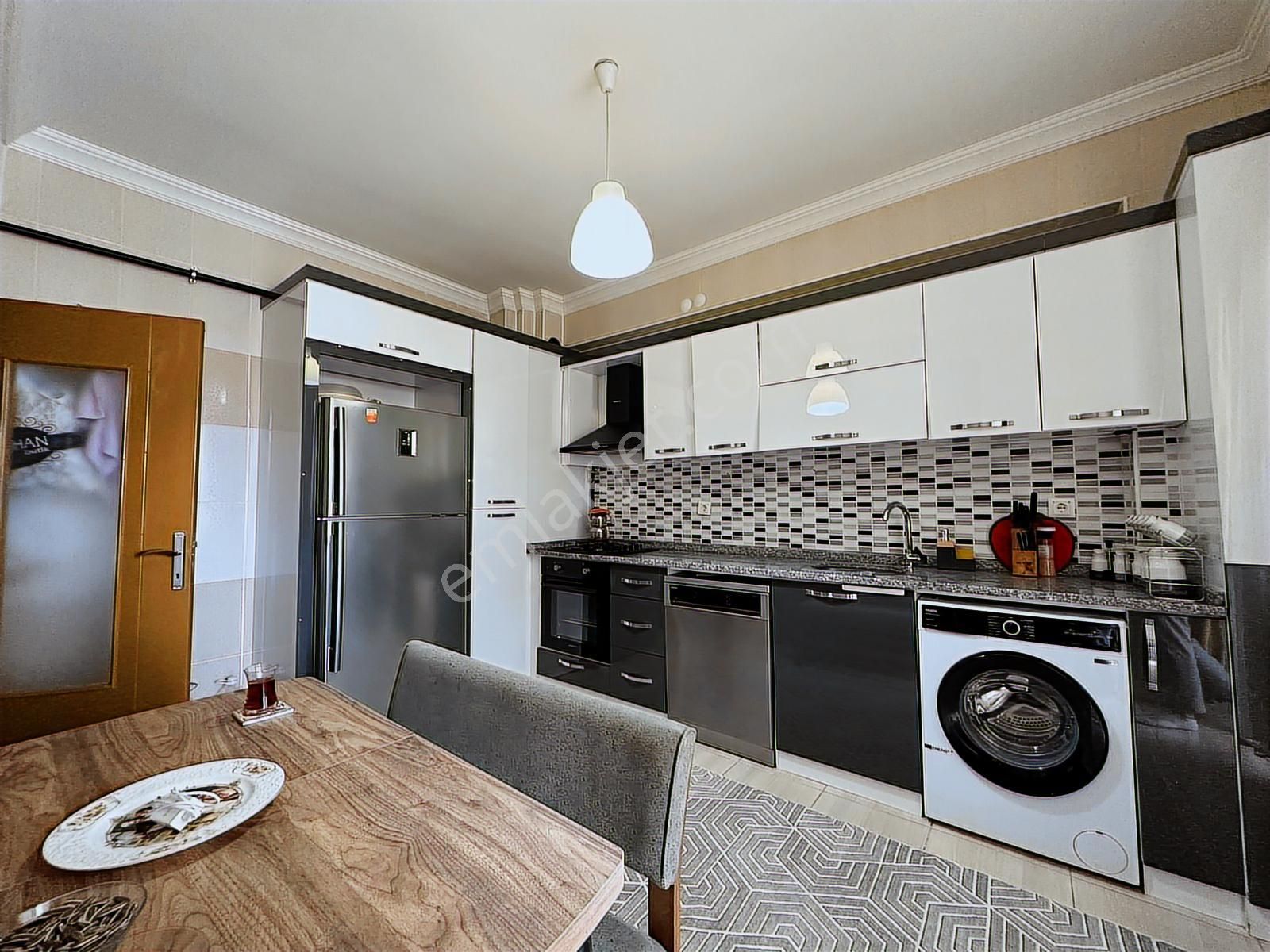 Akşemsettinde Saraykent Sitesi 3+1 Arakat - Geniş Metraj/bakımlı - Görsel 4