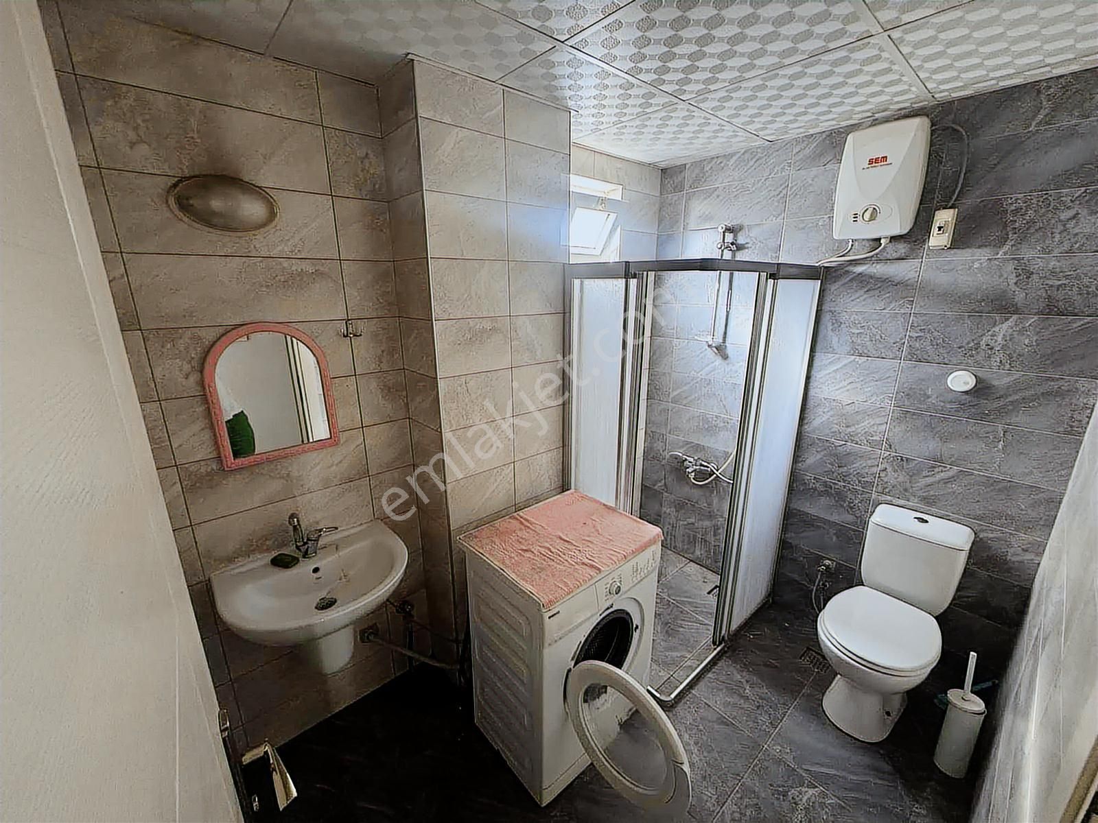 A K Mutludan Ahatlıda Arakat Balkonsuz Eşyalı 2+1 Stüdyo Daire - Görsel 3