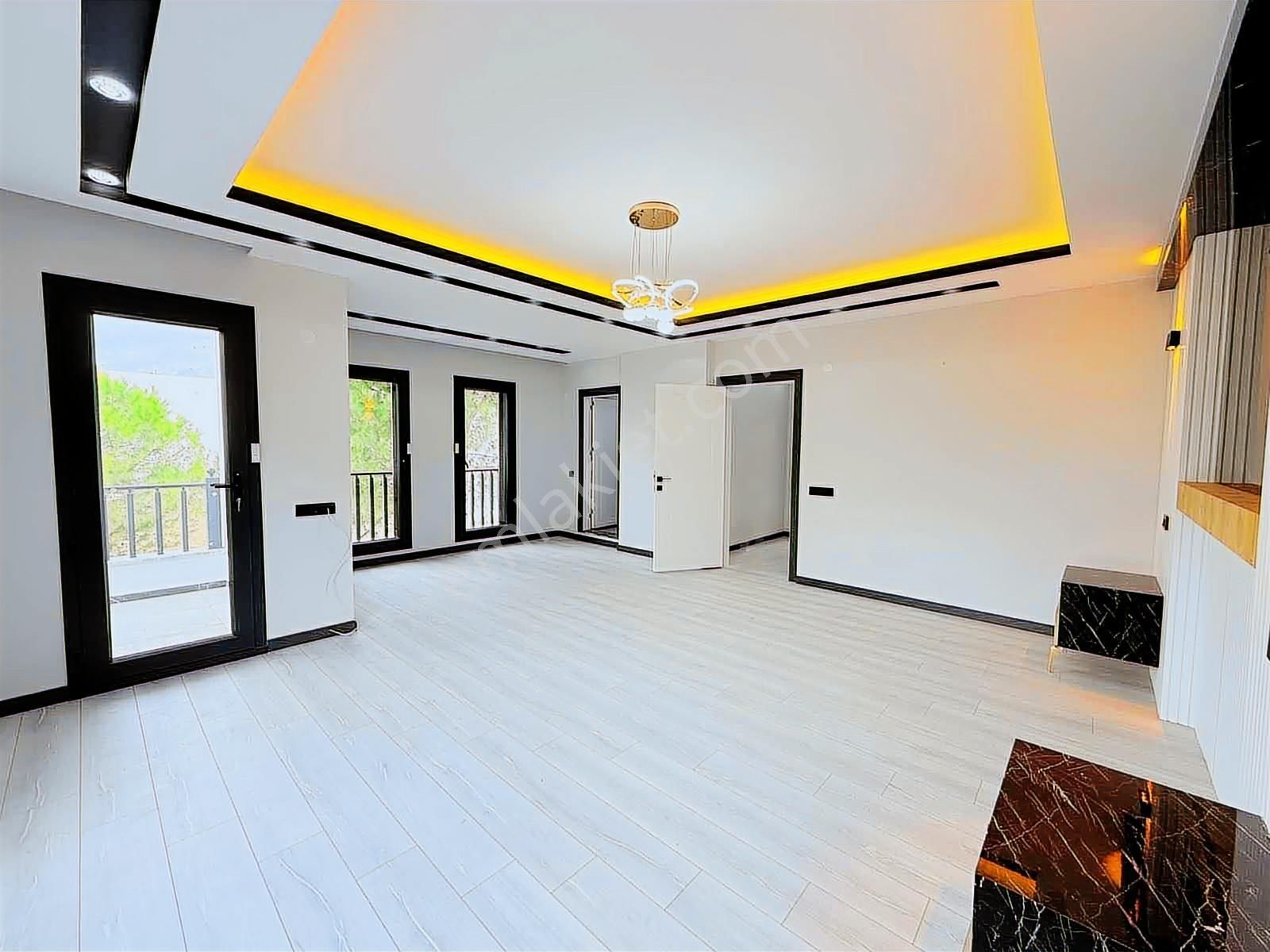 Didim Efeler'de 4+1 Mükemmel İnce İşçilikli Dolu Dolu Villa - Görsel 12