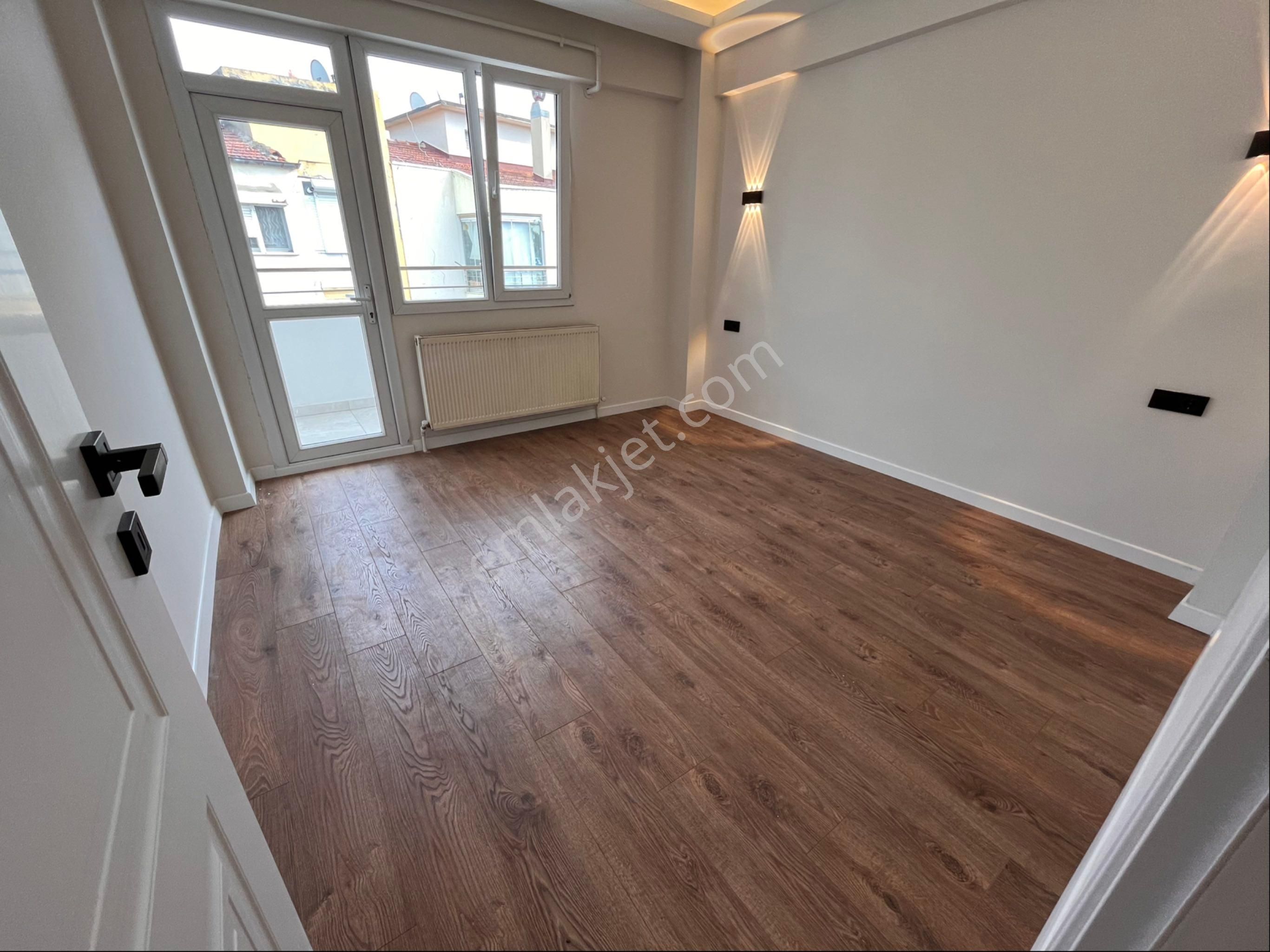 Balçova Ata Caddesinde 3+1 125m2 Lüks Dekorlu Asansörlü Ferah Daire - Görsel 9