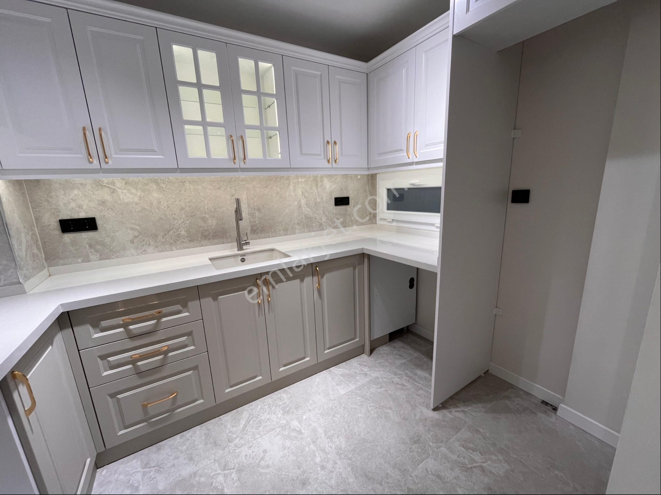 Balçova Ata Caddesinde 3+1 125m2 Lüks Dekorlu Asansörlü Ferah Daire - Görsel 11
